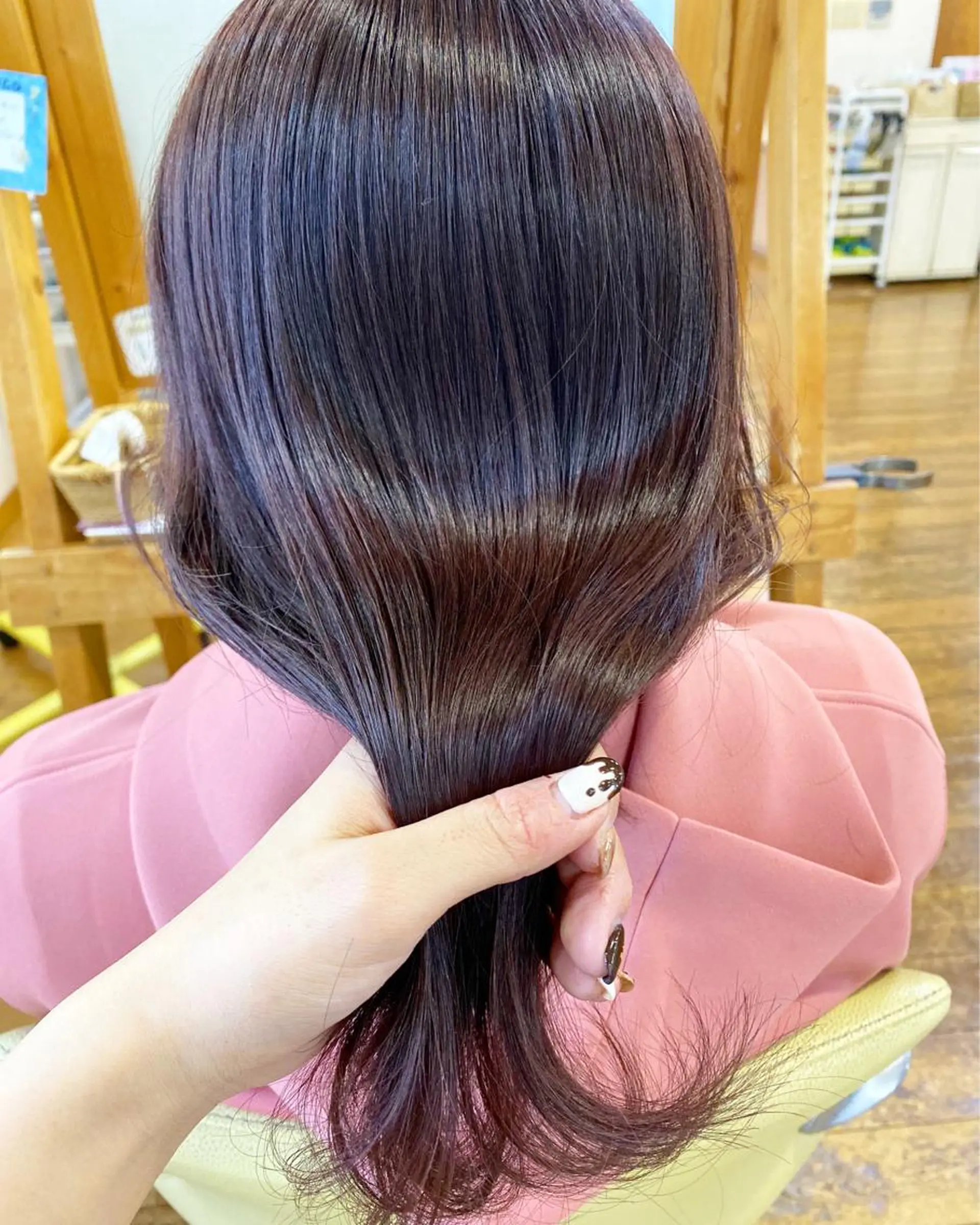 セミロング カラー イルミナカラー ラベンダーカラー ラベンダーピンク ピンクカラー トリートメント 荒木 ひろかのヘアスタイル