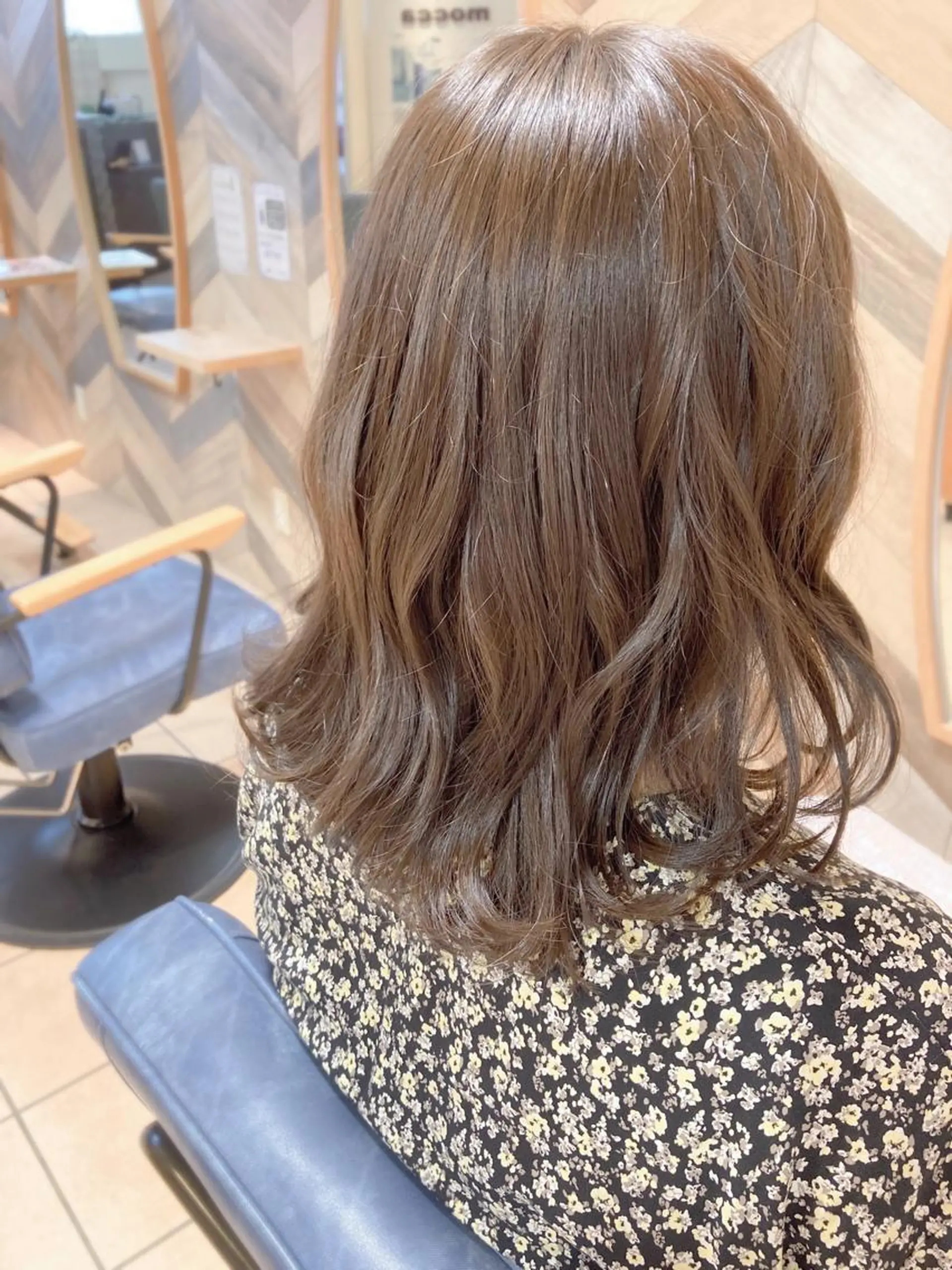 ミディアム カラー カット ヘアカラー トリートメント 奥谷 美代子のヘアスタイル