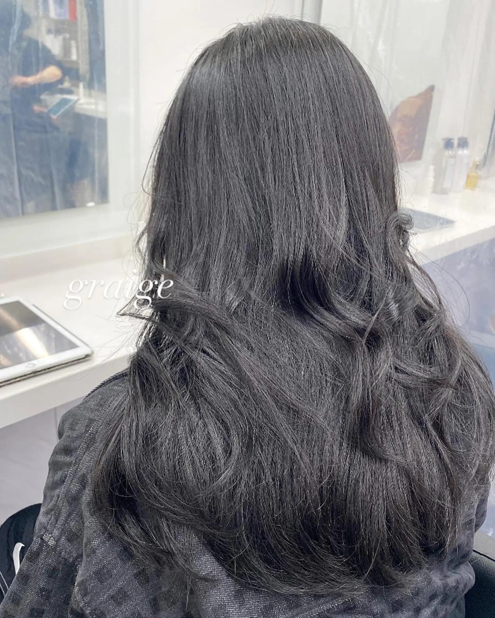 セミロング カラー パーマ ヘアアレンジ メンズ キッズ ネイル マツエク・マツパ カット ヘアカラー トリートメント ヘッドスパ 韓国/トレンド レイヤー【101】のヘアスタイル