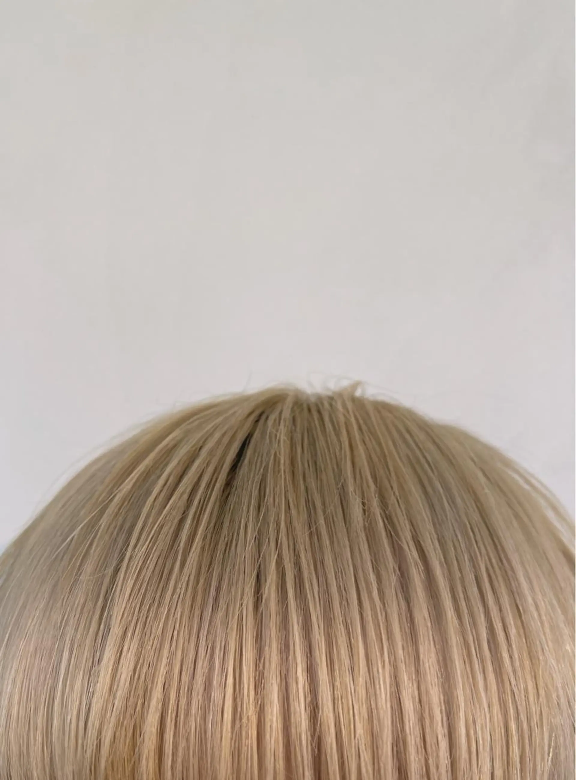 ショート カラー ベージュカラー ブロンド ミルクティーベージュ ホワイトベージュ kyon.hair 韓国カットカラーのヘアスタイル