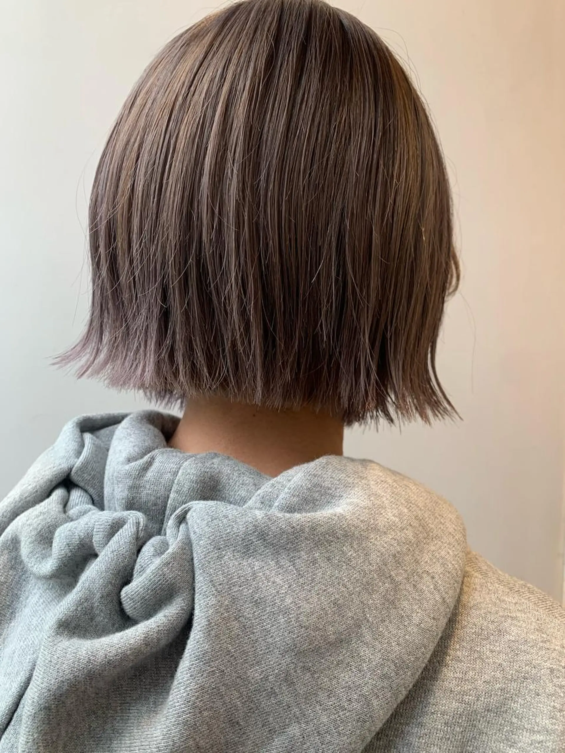 ショート カラー ベージュカラー 透明感カラー ラベンダーカラー ラベンダーベージュ カット ヘアカラー トリートメント hub hair レイヤー/透明感のヘアスタイル