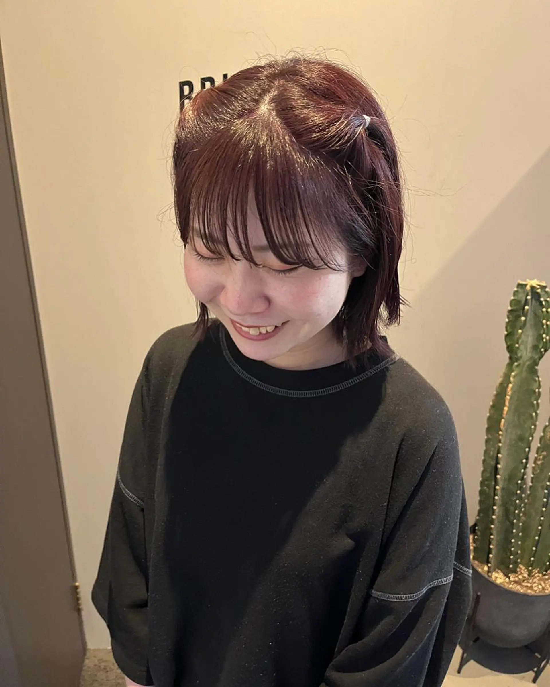 ショート カット ヘアカラー あやか/ベージュ /透け感カラーのヘアスタイル