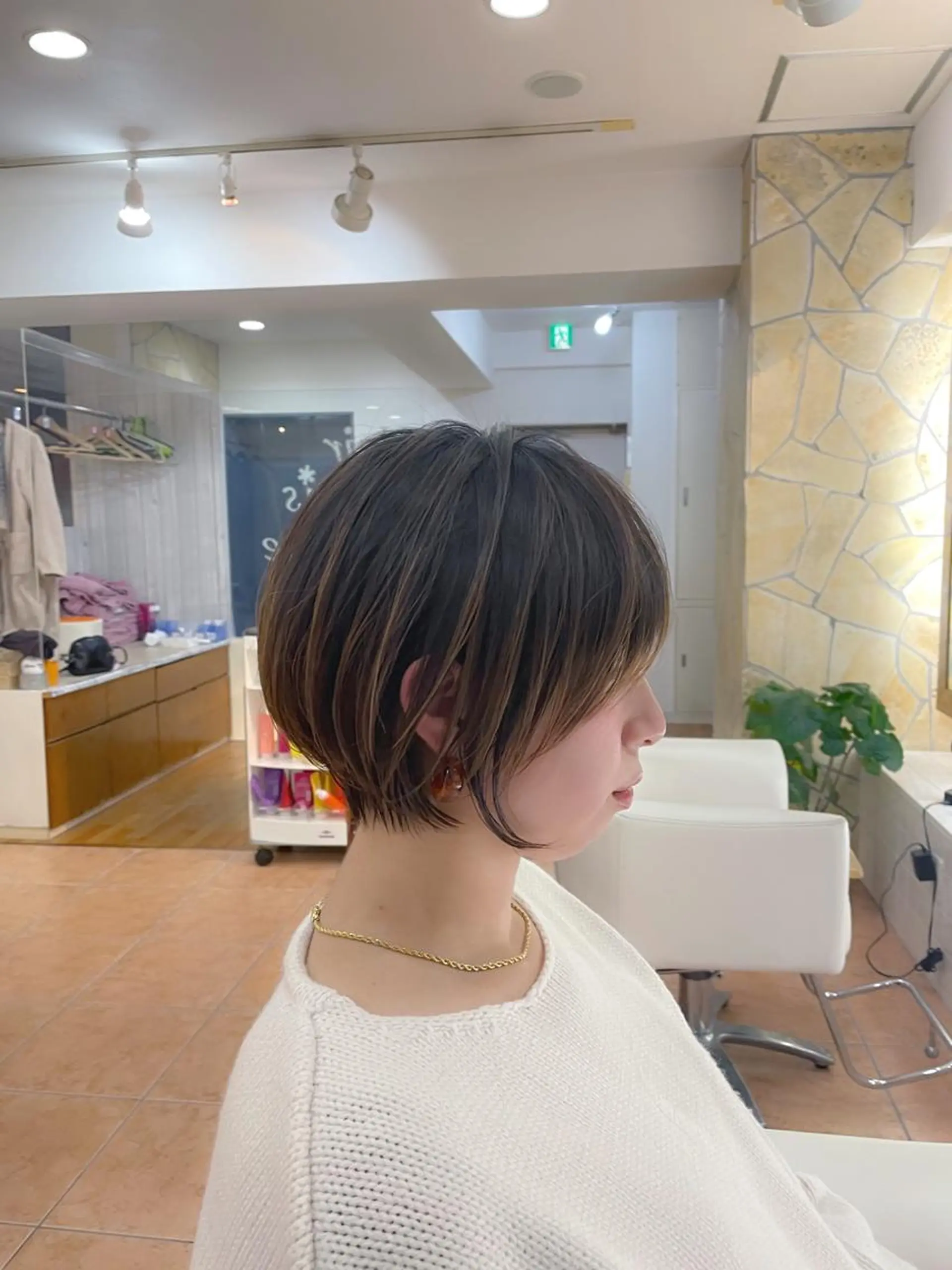 ショート ショートボブ ハンサムショート 丸みショート ボブ くびれヘア 💎桑原勇志/ ショート/ハイトーンのヘアスタイル