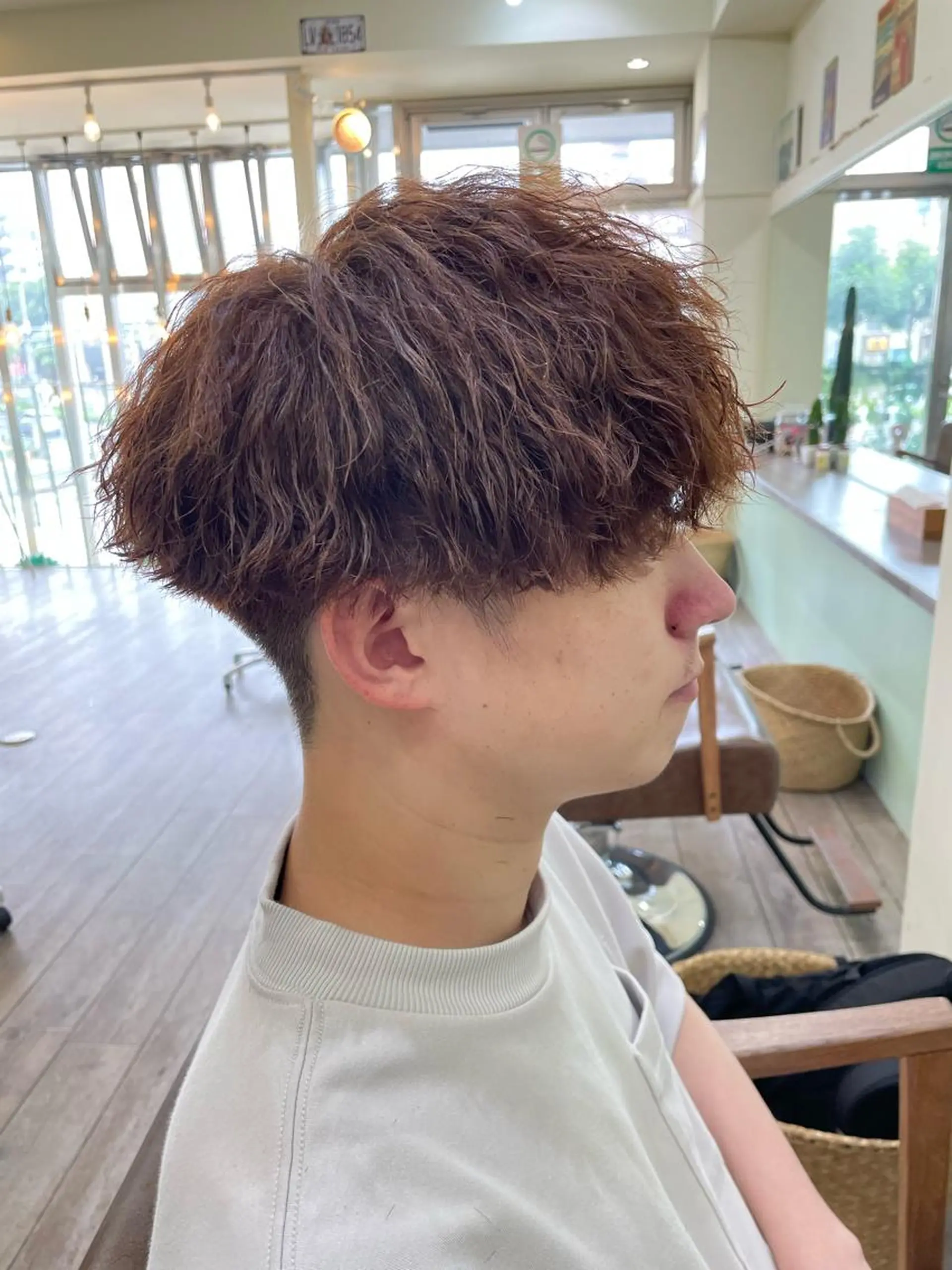 ショート パーマ メンズ シールエクステ メンズバレイヤージュ メンズブリーチ フェードカット メンズハイライト カット パーマ WEST OLAND加藤圭介のヘアスタイル