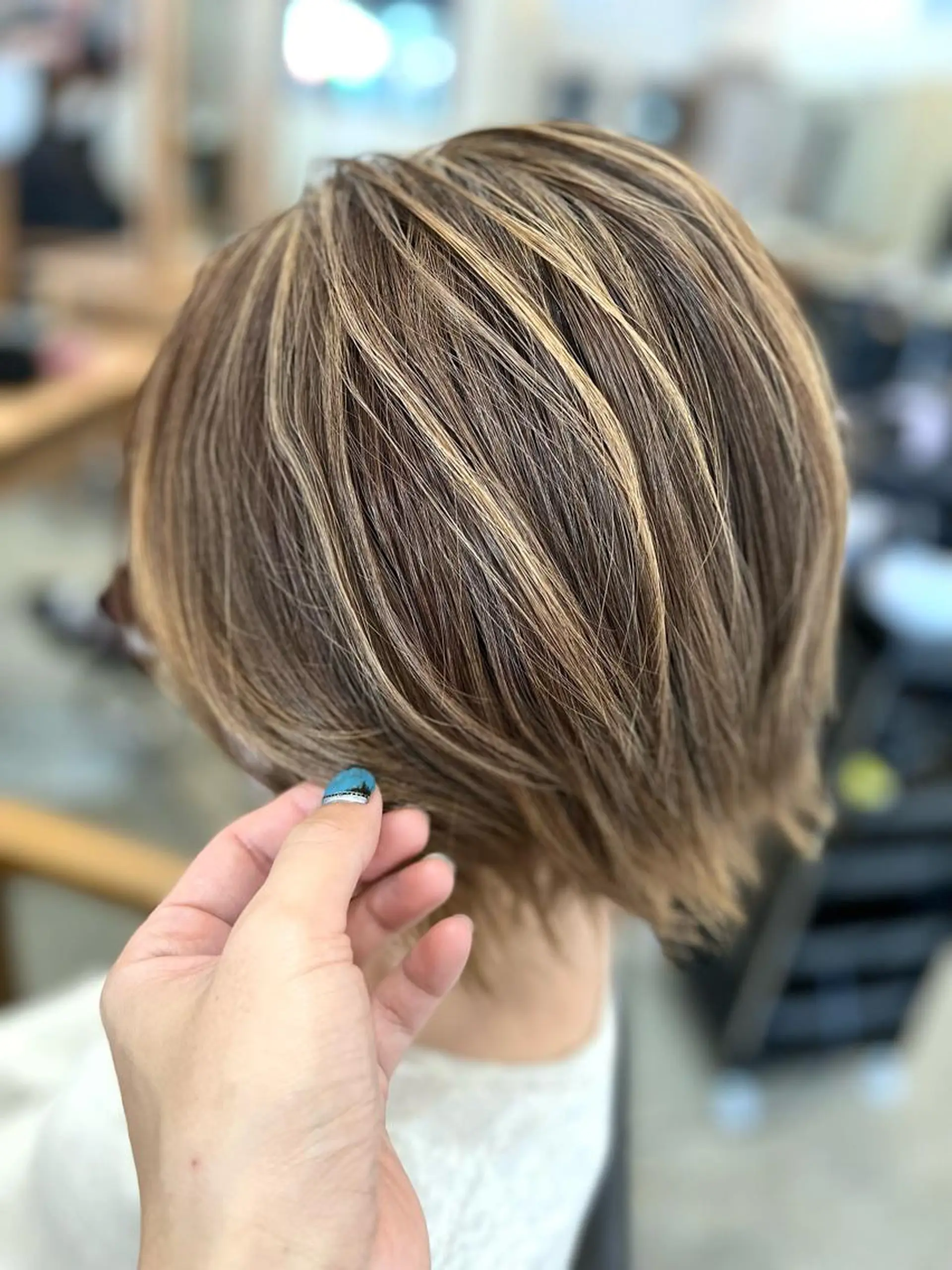 ショート カラー アッシュ アッシュブラウン ベージュカラー ブラウンカラー ハイライトカラー ヘアカラー トリートメント Style Tのヘアスタイル