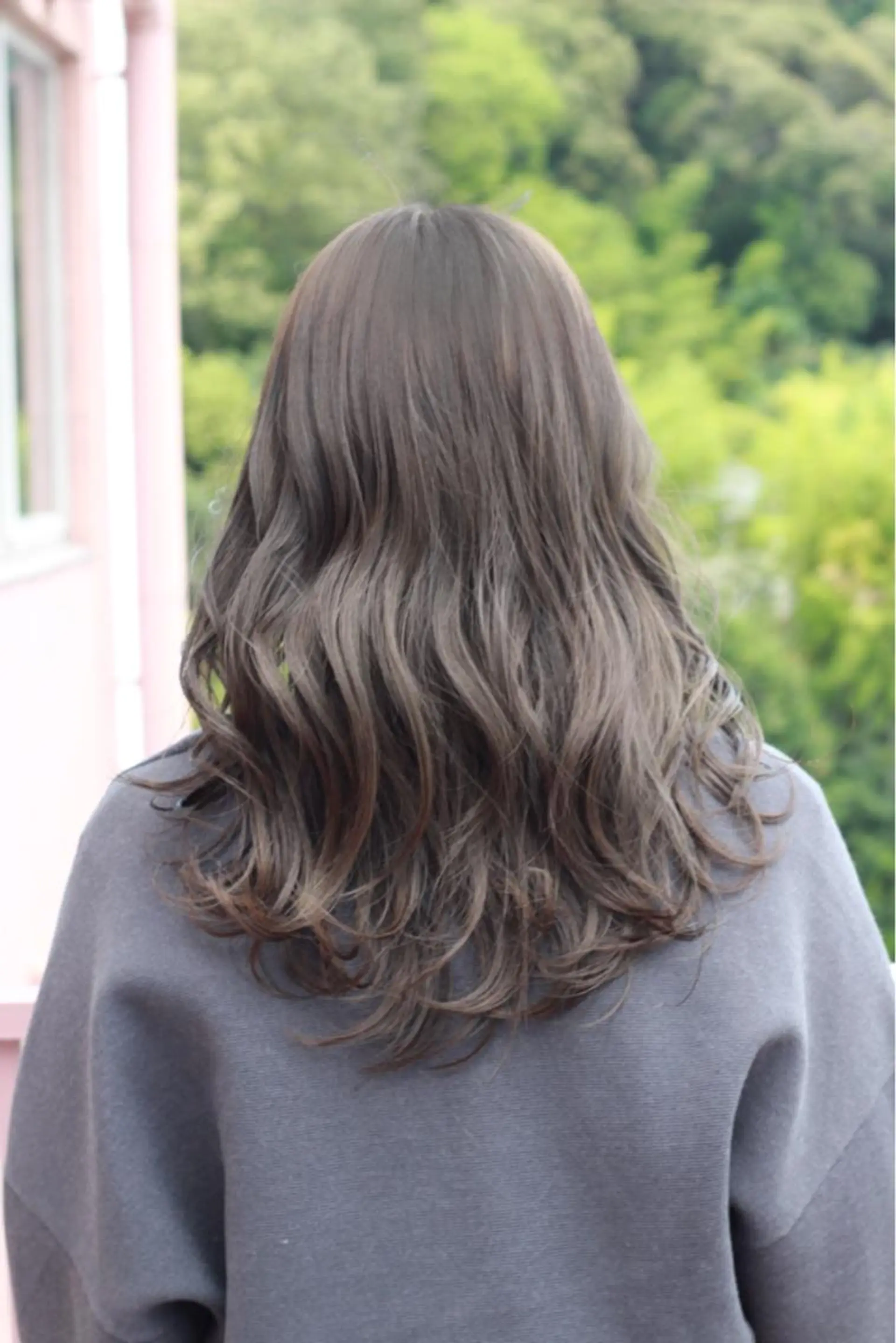 セミロング カラー オリーブカラー カット ヘアカラー Viage （ビアージュ）のヘアスタイル