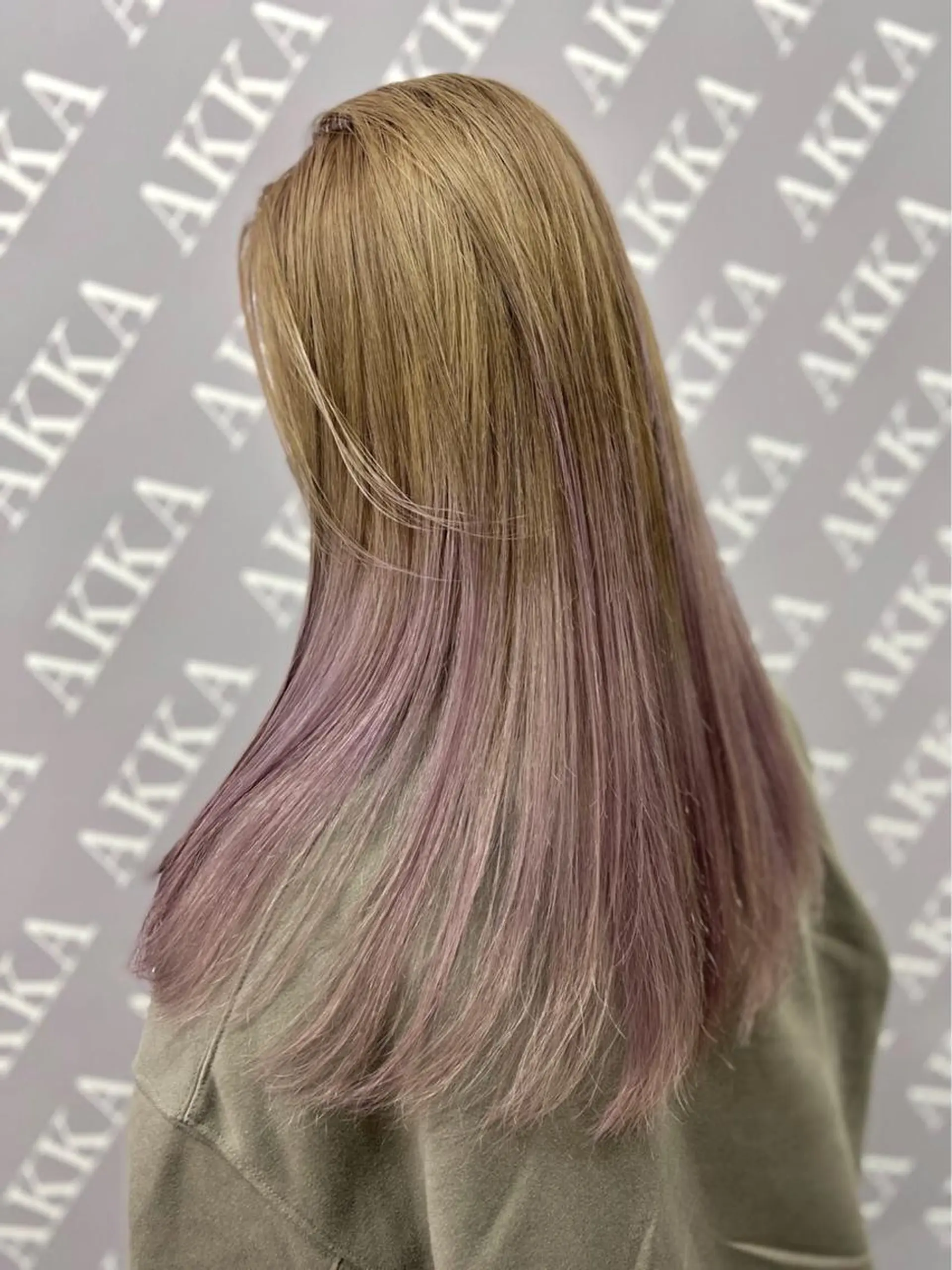 ミディアム 🩵垢抜け確定🩵 ハイトーン特化🩵のヘアスタイル
