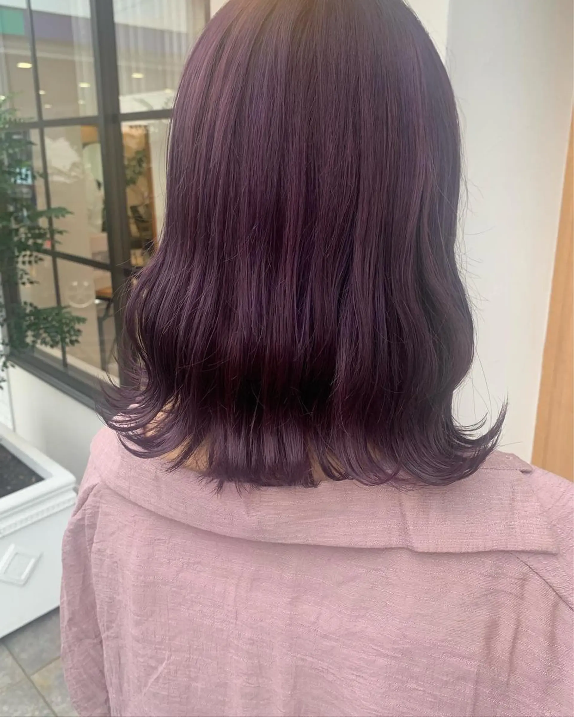 ミディアム カラー ブリーチ ピンクカラー バイオレットカラー ヘアカラー トリートメント cher. 新井瑞希のヘアスタイル