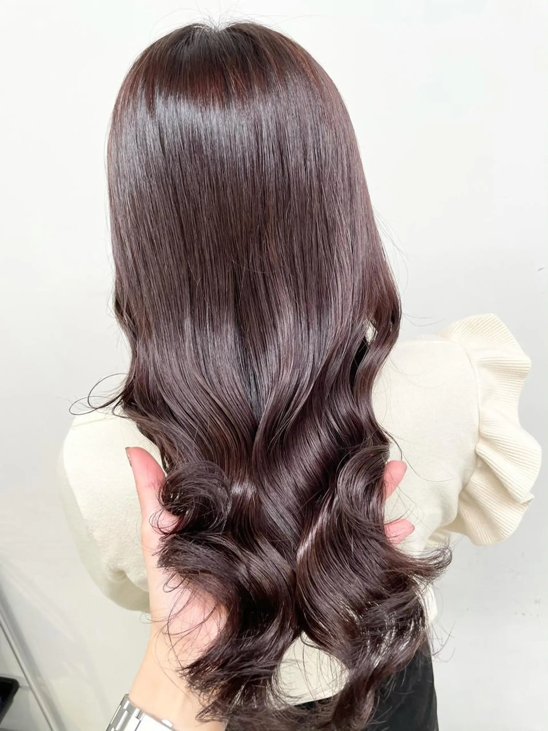 セミロング カラー 🩵ハイトーン 美咲🩵のヘアスタイル