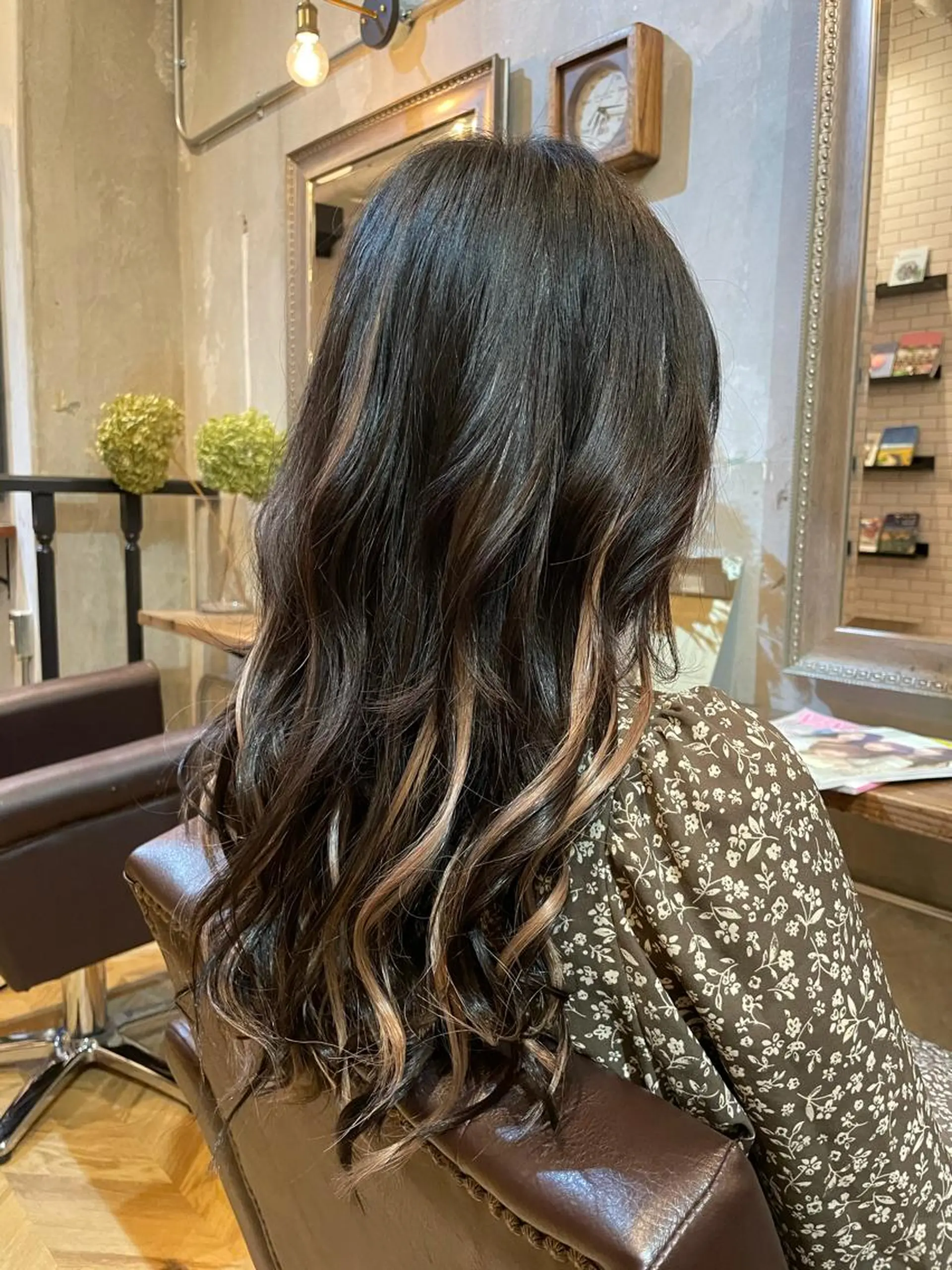 ロング カラー シールエクステ ミストバング ベージュカラー 黒髪 ブリーチ エクステ指名No.1 【店長】橘田のヘアスタイル