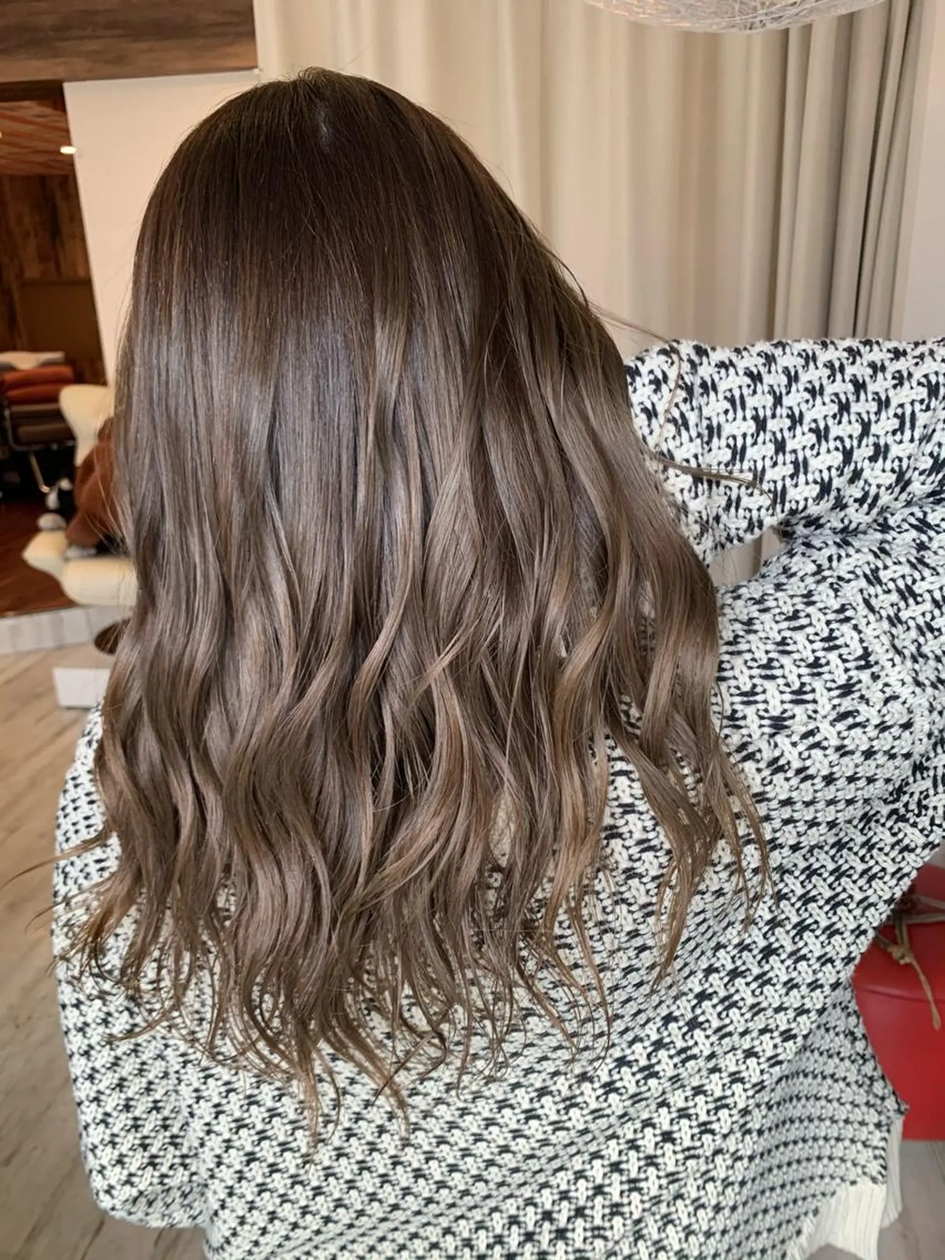 ミディアム Welila by haku所属・yoshihara yuukiのヘアスタイル