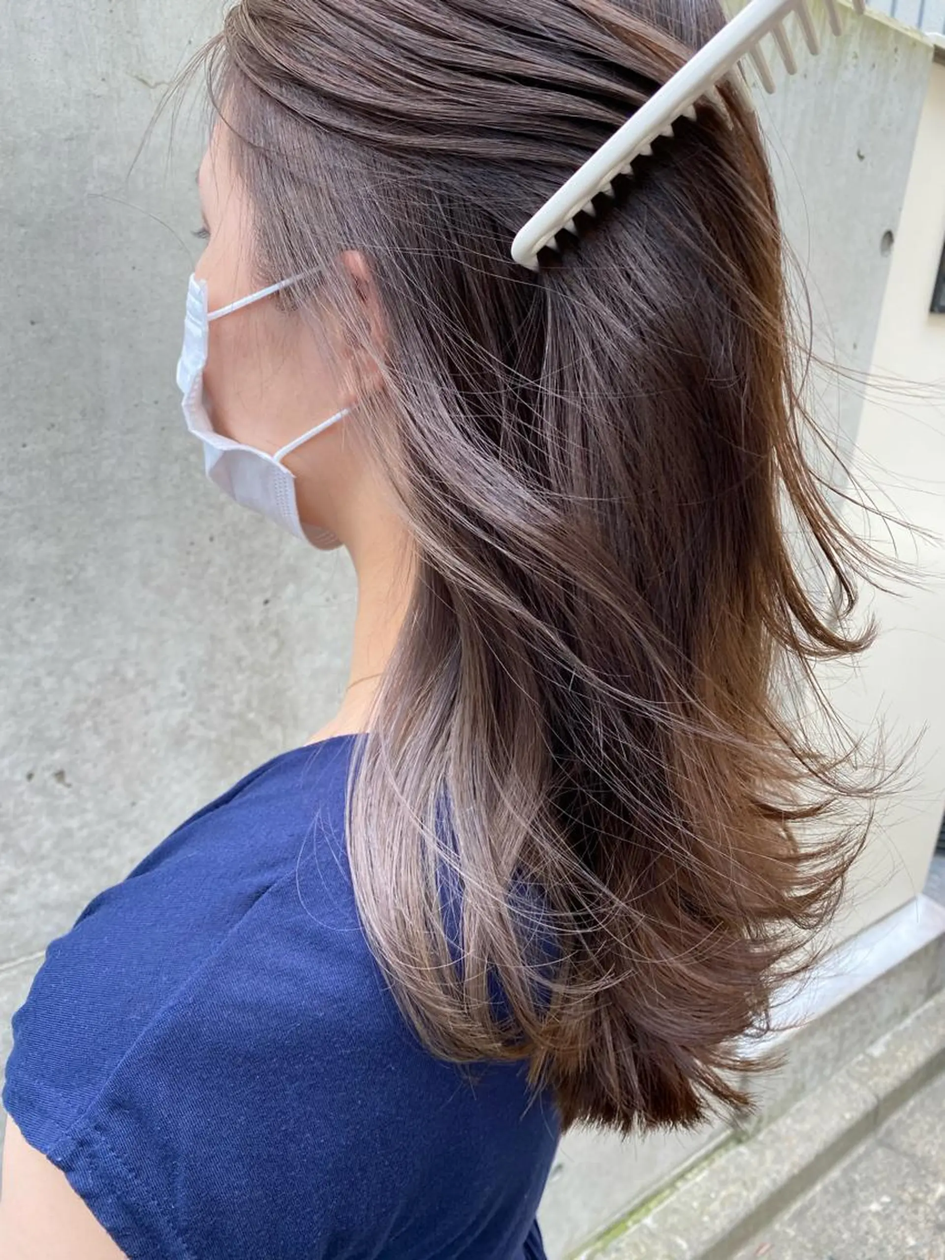 ミディアム ヘアカラー トリートメント レイヤーカット /透明感カラー西田のヘアスタイル