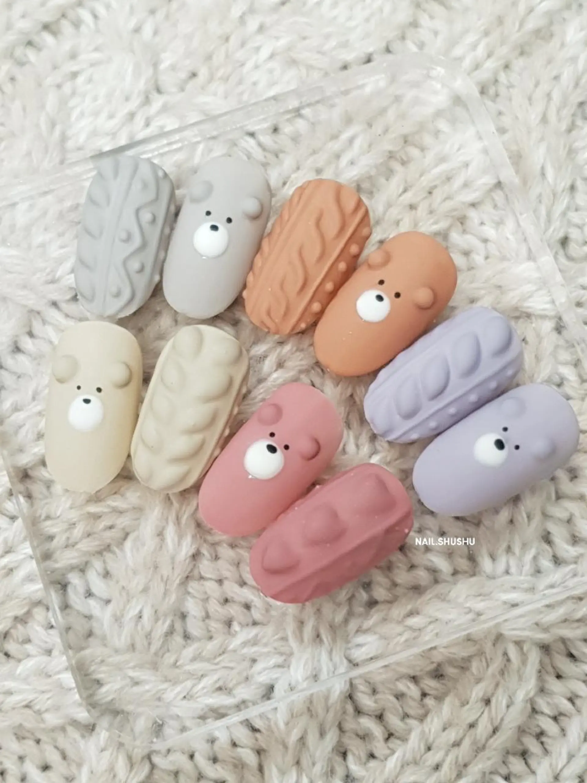 ネイル 持ち込み ニュアンスネイル シンプルネイル 冬ネイル 3dパーツ/流行り 👧shushu❤️のネイルデザイン