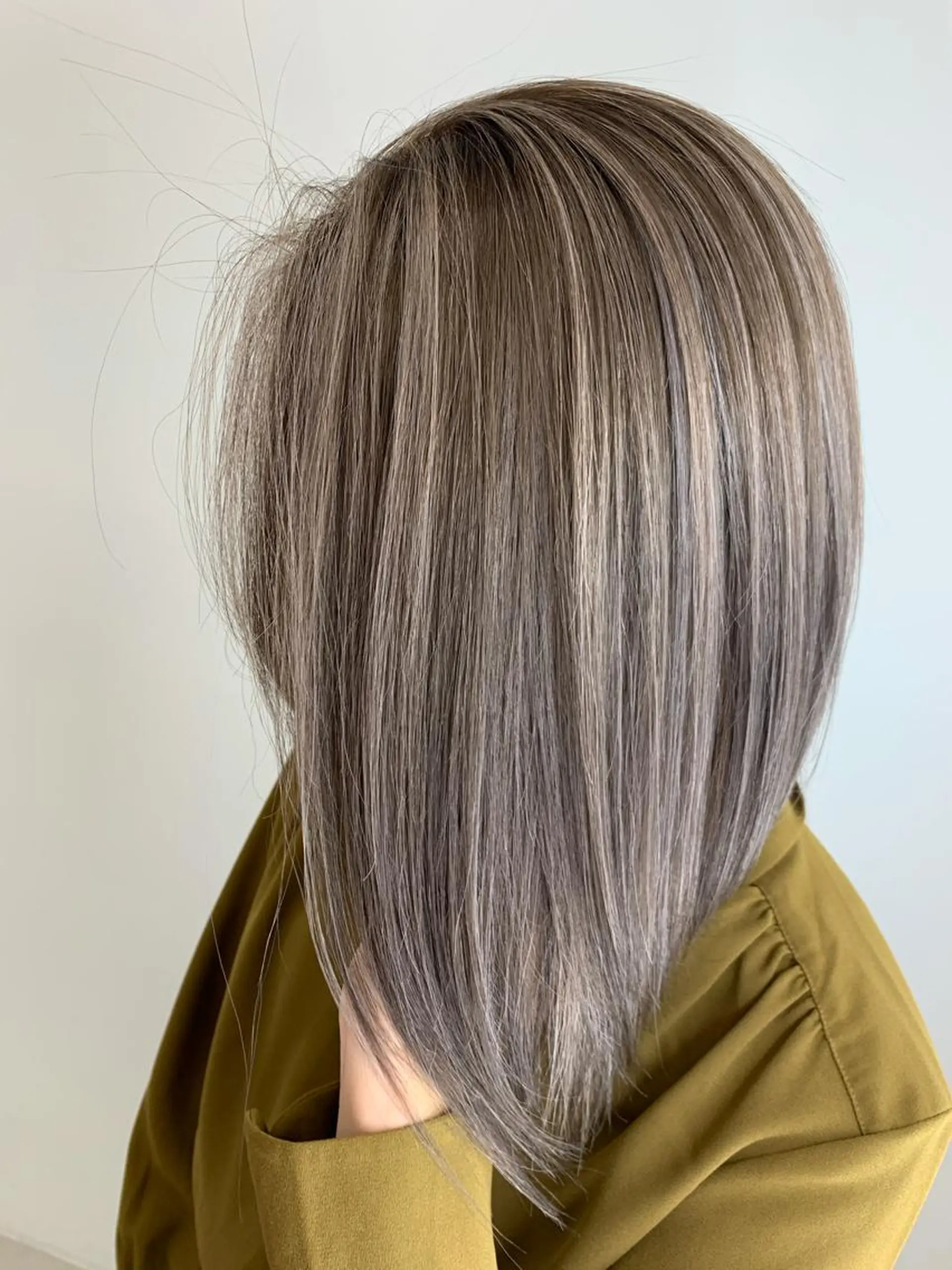 ショート 手島 カミラのヘアスタイル