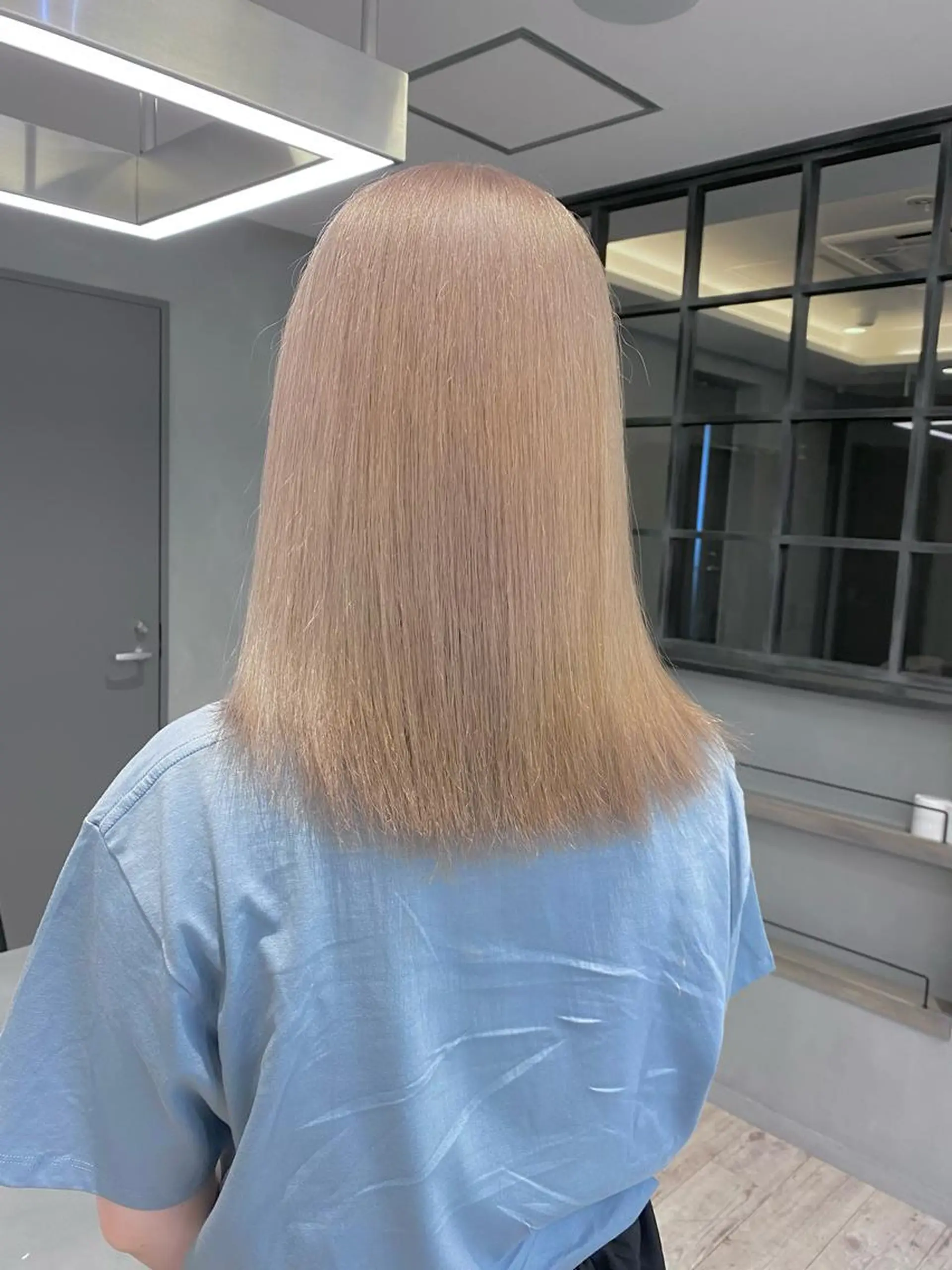 ミディアム カラー ヘアカラー ハイトーン特化サロン 🍑momo🍑のヘアスタイル