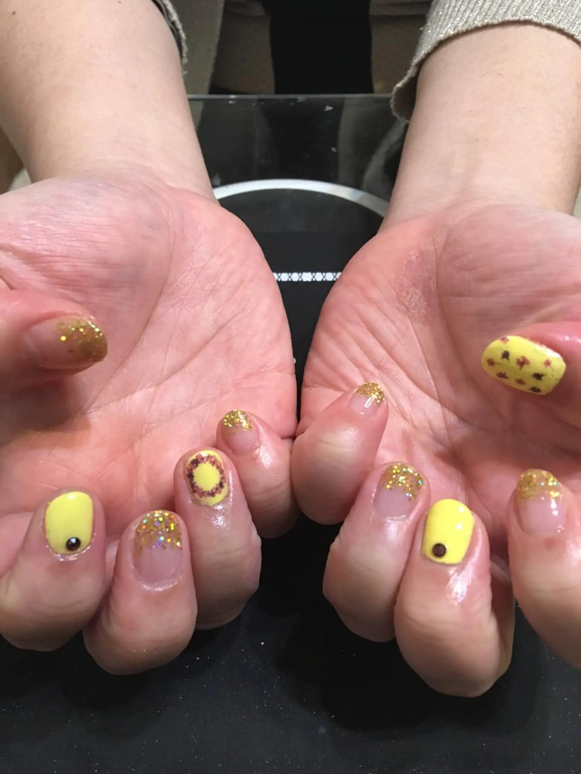 ネイル フラワーネイル 春ネイル ハンドネイル フットネイル 🌈KANÅKO 🌈のネイルデザイン