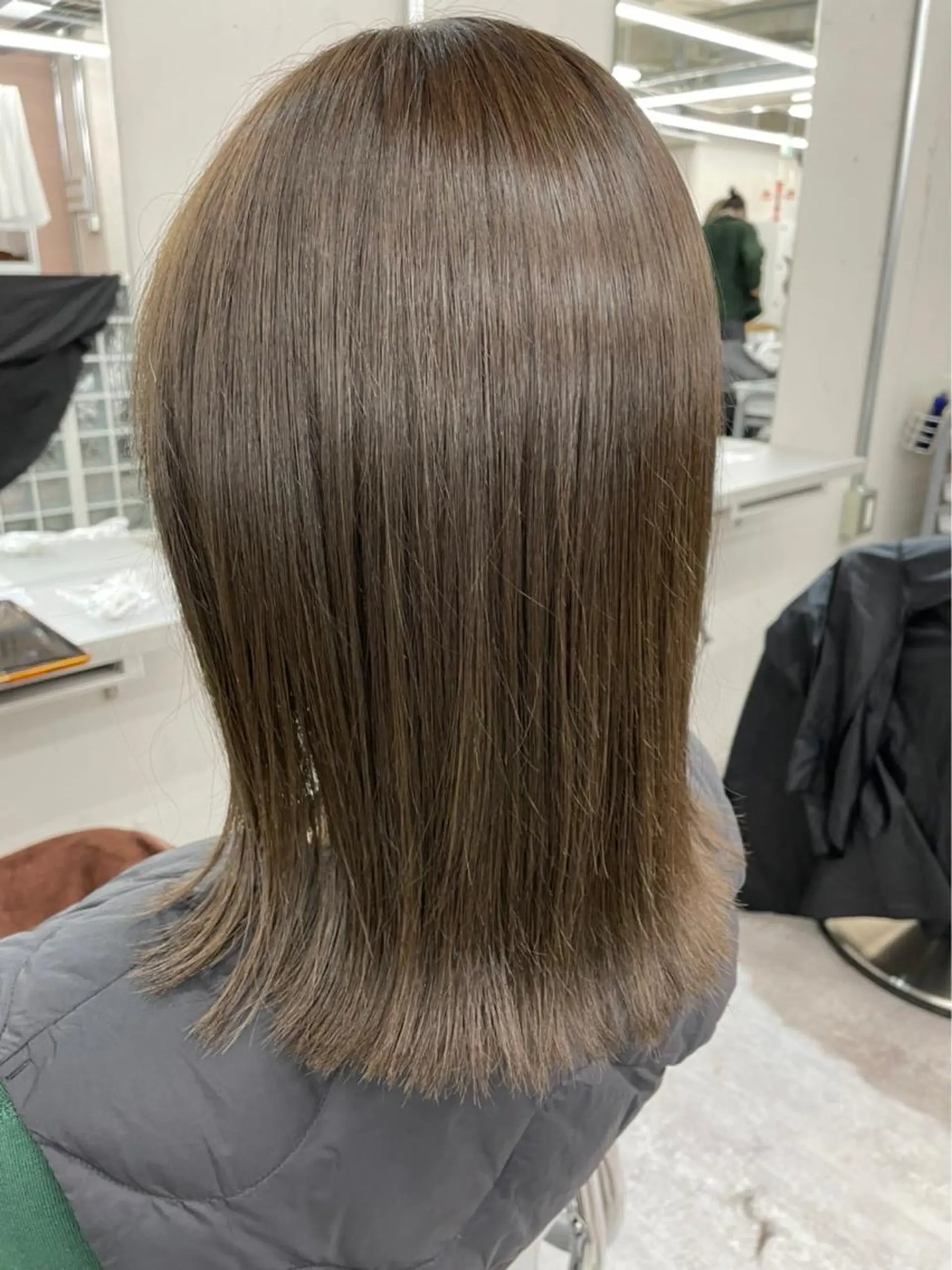 ミディアム ボブ 外ハネヘア arte pelo 辻のヘアスタイル