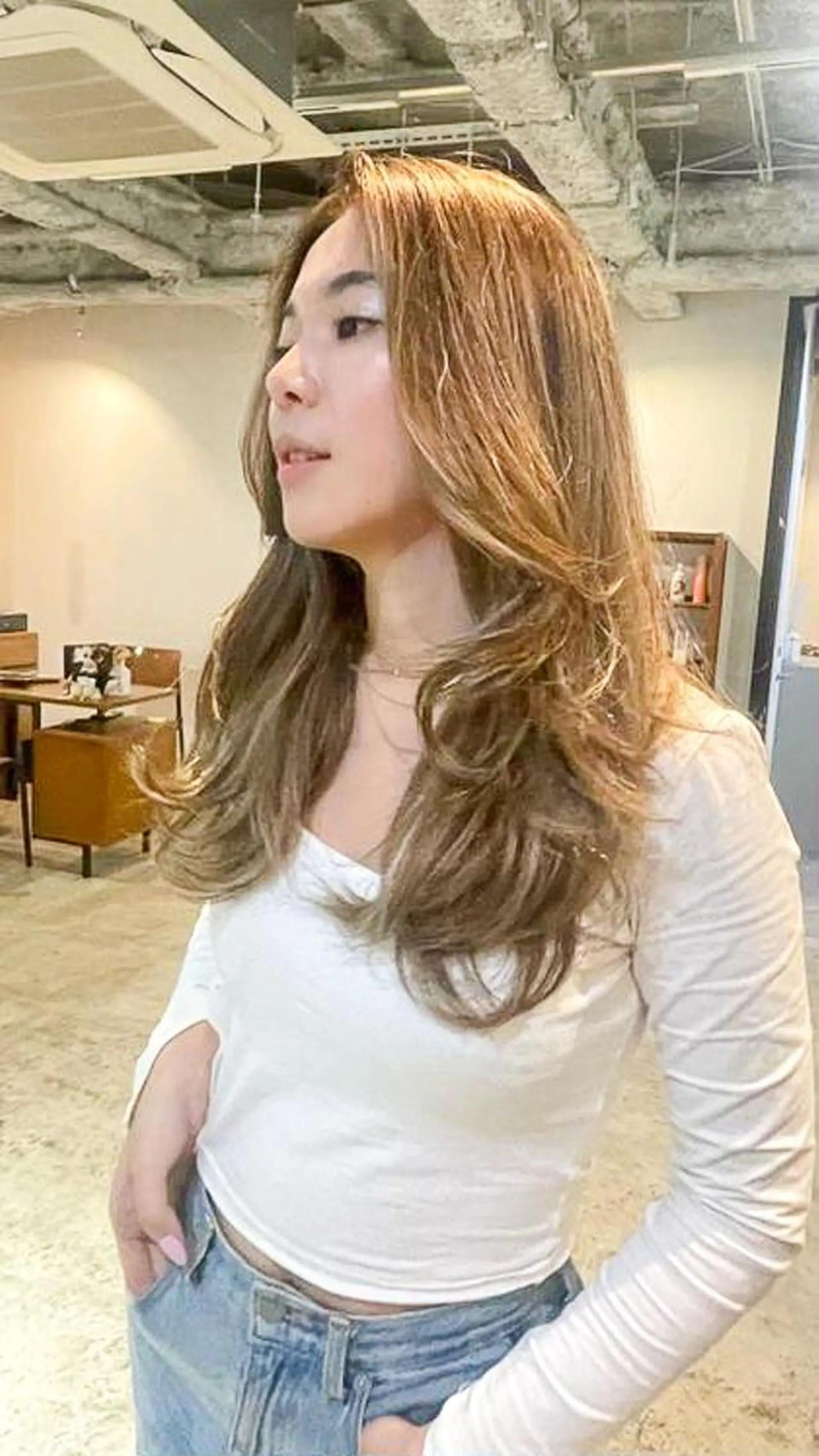 ミディアム カラー ショートボブ ミディアムパーマ アディクシーカラー ブリーチ ブロンド CEINE＋ officialのヘアスタイル