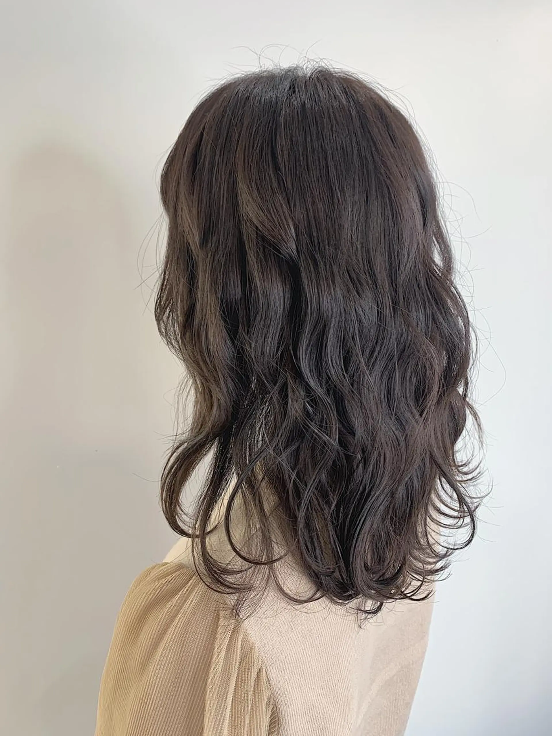 ミディアム カラー ヘアアレンジ ミディアムパーマ アディクシーカラー ベージュカラー グレージュ ハイライトカラー カット ヘアカラー トリートメント ヘッドスパ ヘアセット レイヤーカット/艶髪 🎀笠原 優花🎀のヘアスタイル