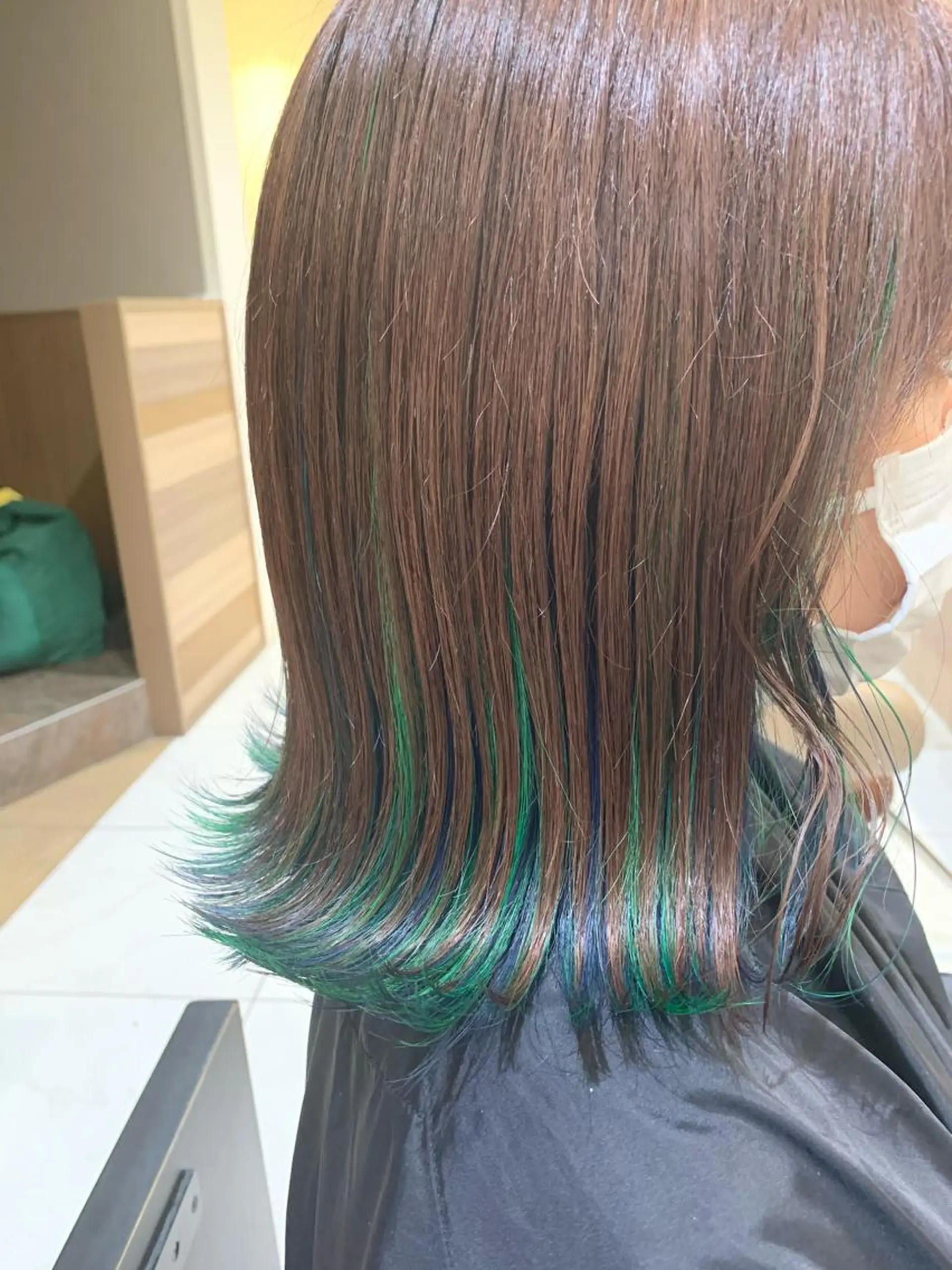 ミディアム カラー ブルーカラー インナーカラー 渡部 恭子のヘアスタイル