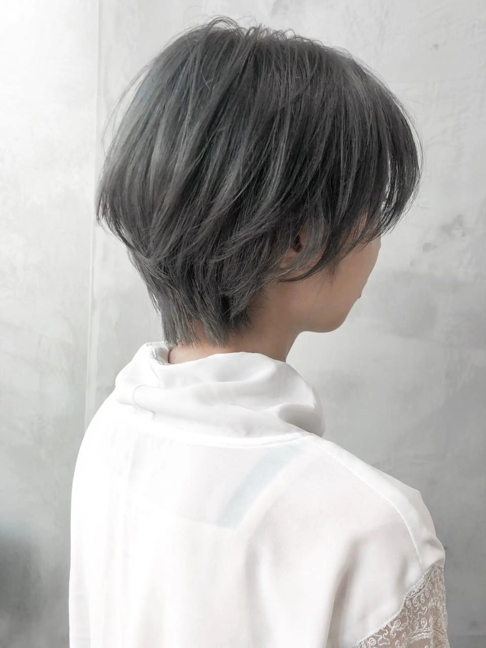 ショート カラー ヘアアレンジ メンズ グレージュ ヘアカラー トリートメント TOMO GEEKS代表のヘアスタイル