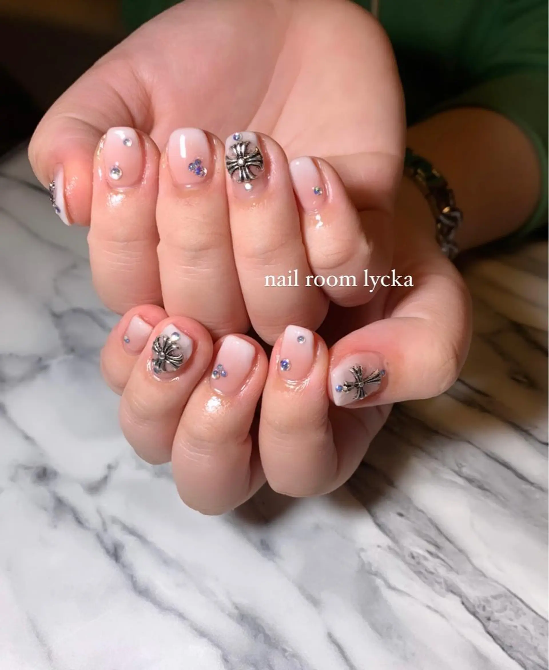 ネイル ﾈｲﾙﾙｰﾑﾘｯｶ 𝐦𝐚𝐲𝐮のネイルデザイン