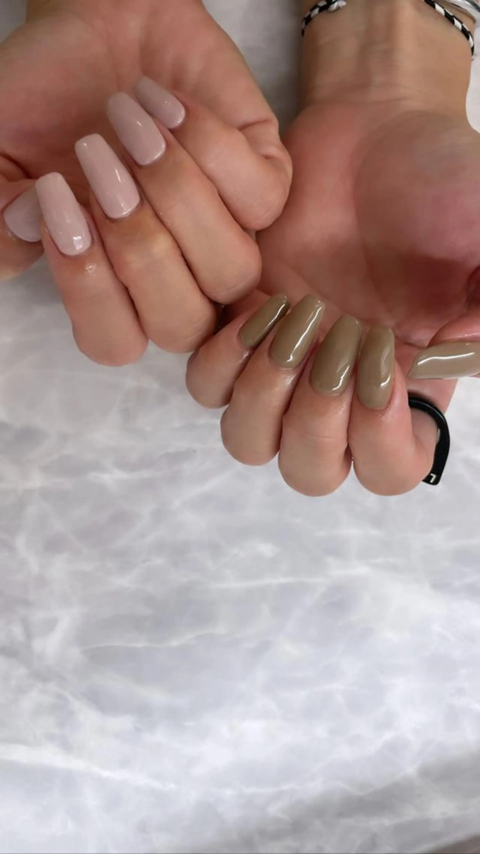 ネイル ブラウン ワンカラーネイル アイリスト midoriの眉毛・アイブロウイメージ