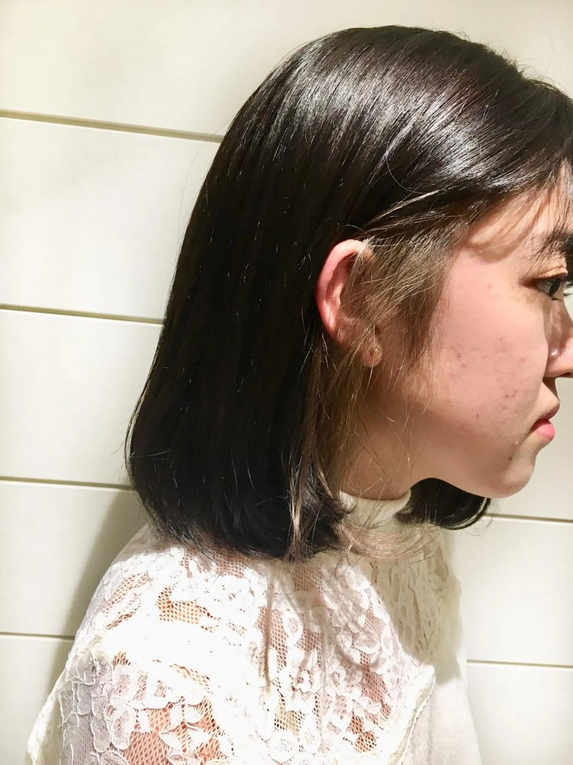 ミディアム カラー アッシュ ベージュカラー ブルーカラー ブルーアッシュ イヤリングカラー 鍵山 千秋のヘアスタイル