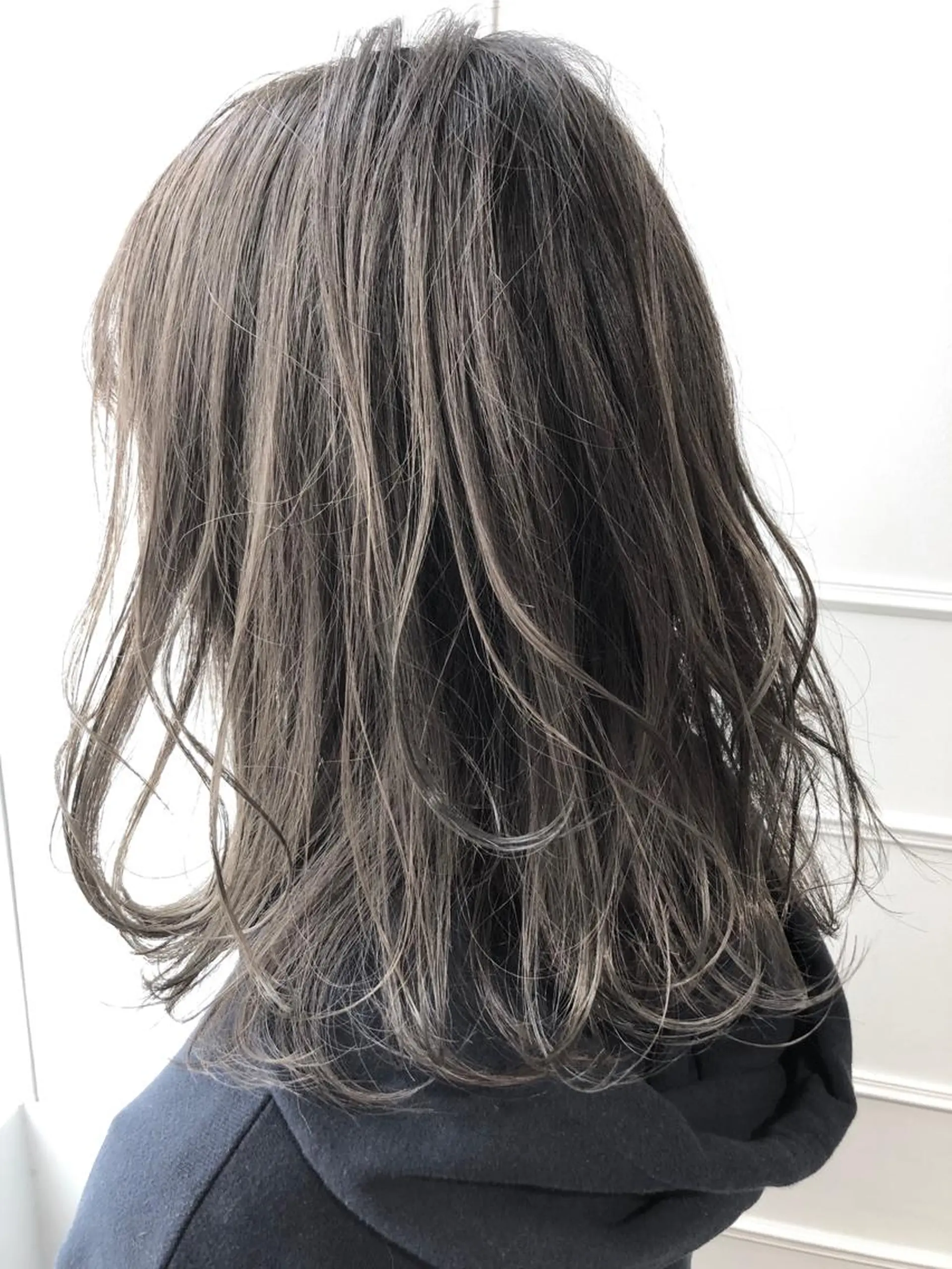 ミディアム カラー ブルーカラー ブルージュ 透明感カラー レイヤーカット 外ハネヘア eyl ~ｴｲﾙ~所属・赤味消し髪質改善特化 🫧eyl西梅田🫧のヘアスタイル