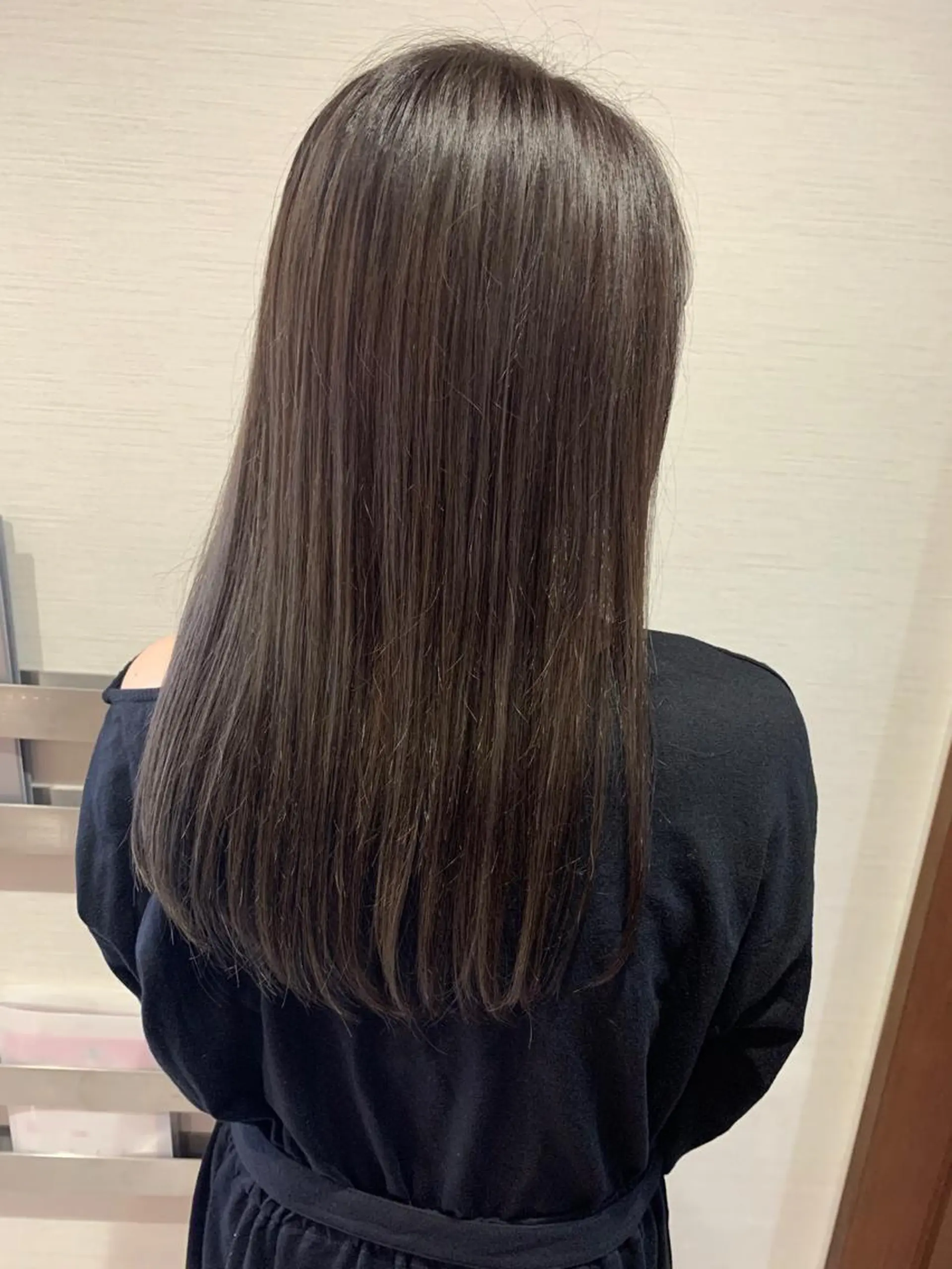 セミロング カラー 蓮見  友里のヘアスタイル