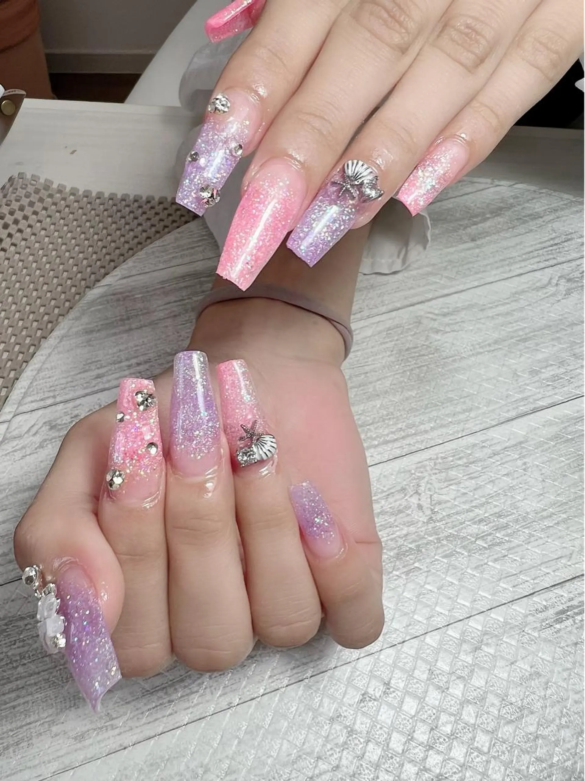 ネイル アートネイル グリーン スカルプネイル スクエアネイル 夏ネイル ハンドネイル シェヌネイル JURAのネイルデザイン