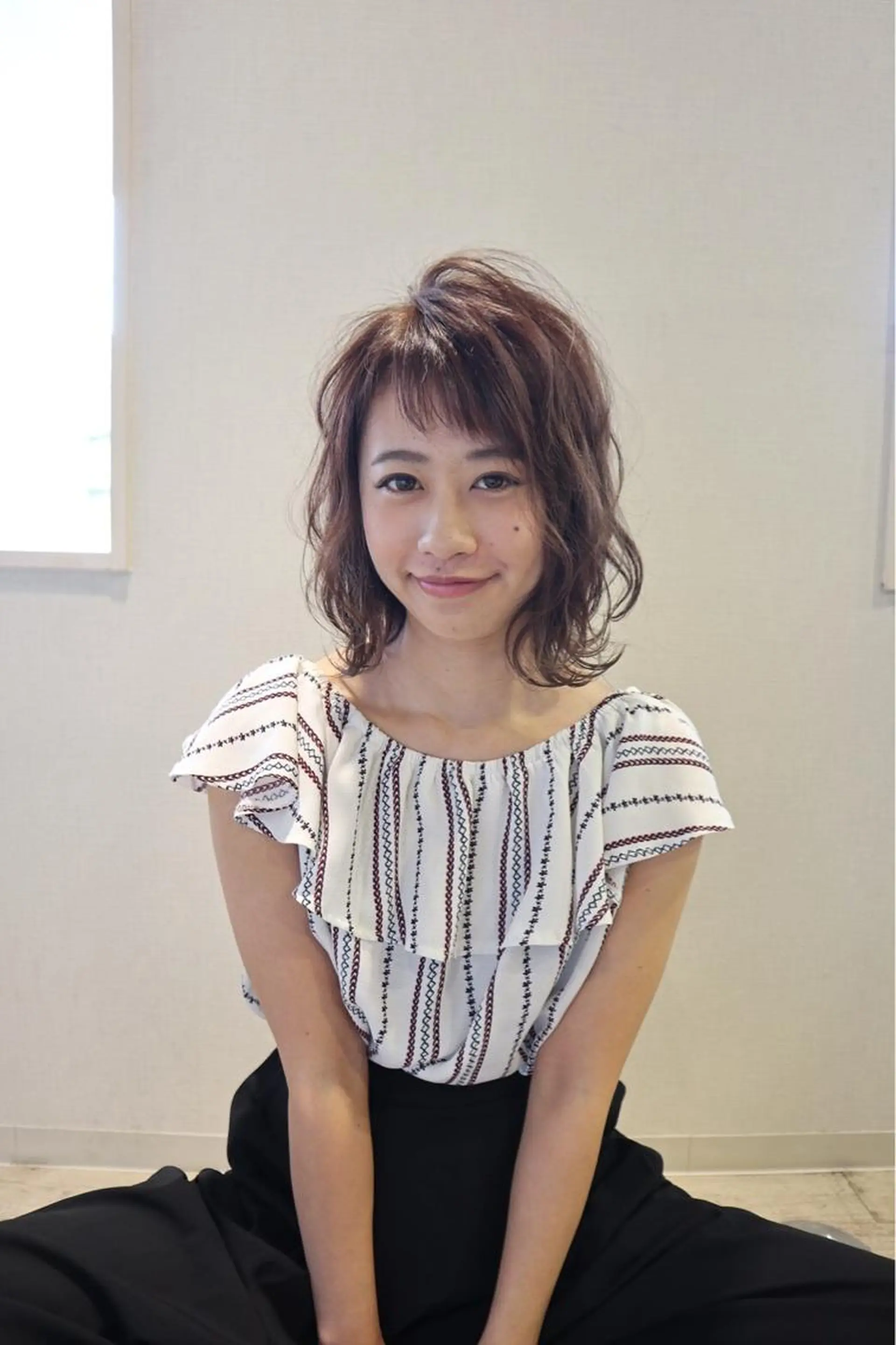 ミディアム 岩間 祐佳のヘアスタイル