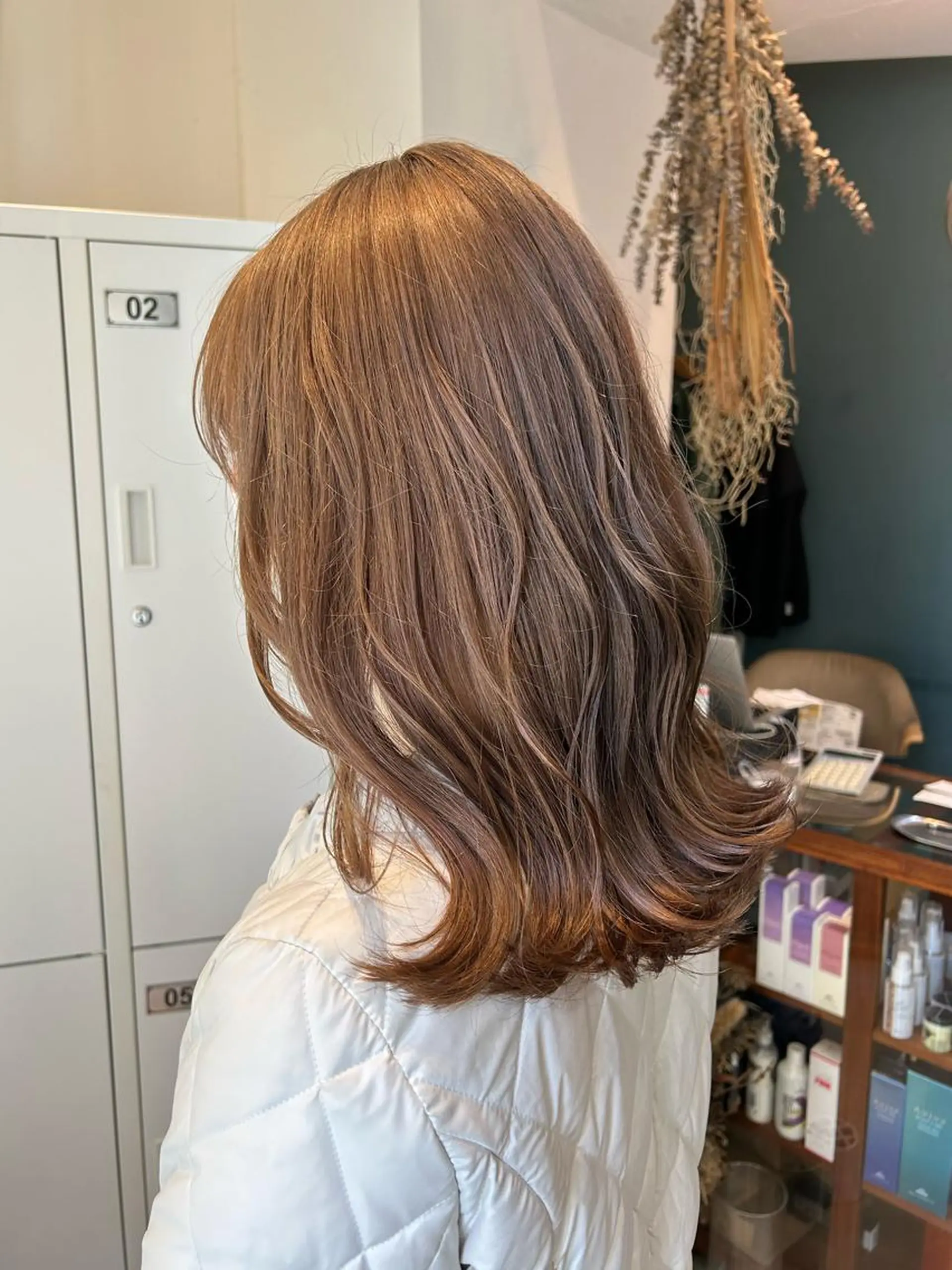 セミロング カラー ベージュカラー ブリーチ なかむら ゆきのヘアスタイル