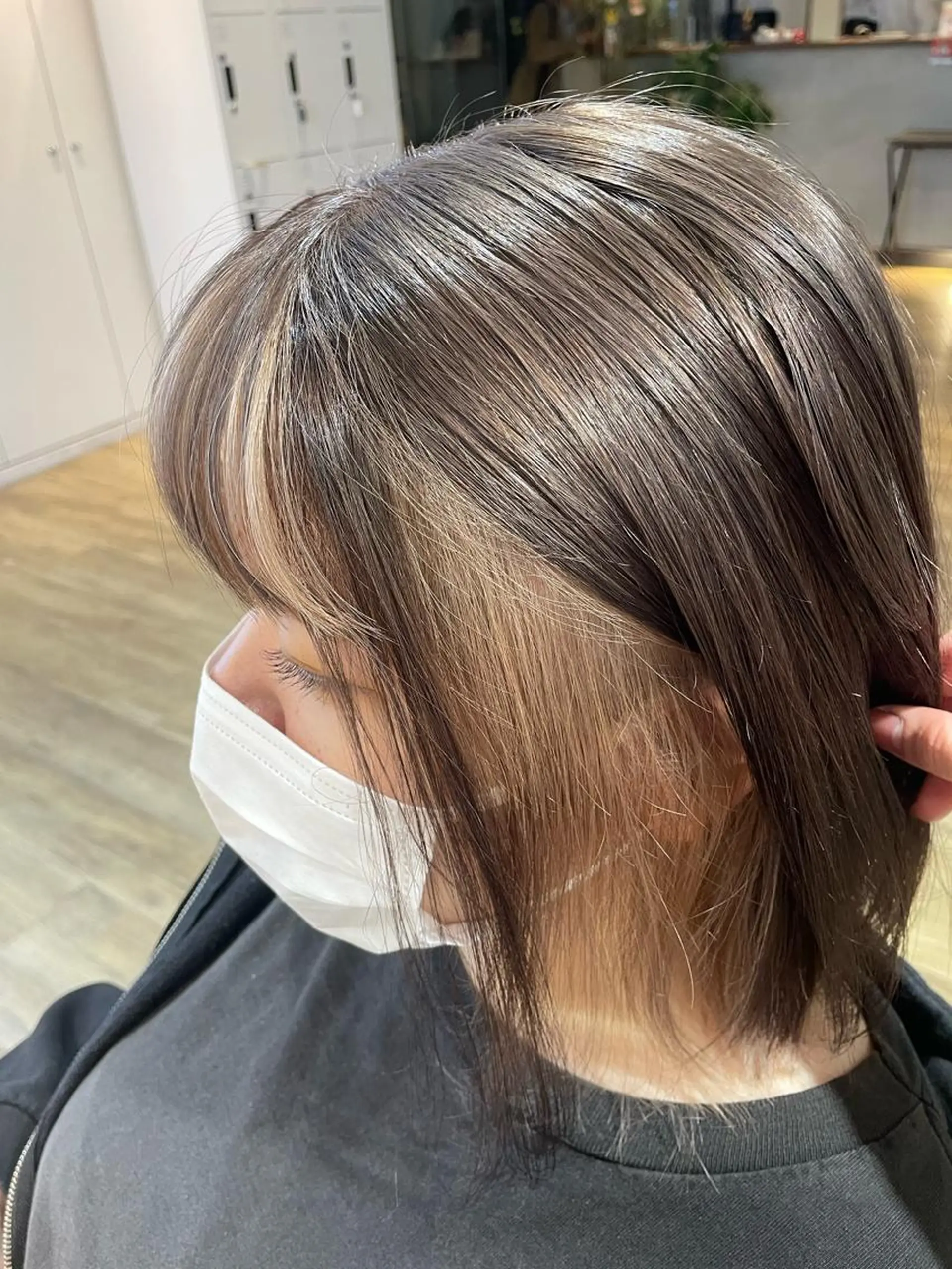 ミディアム 前田 菜奈子のヘアスタイル