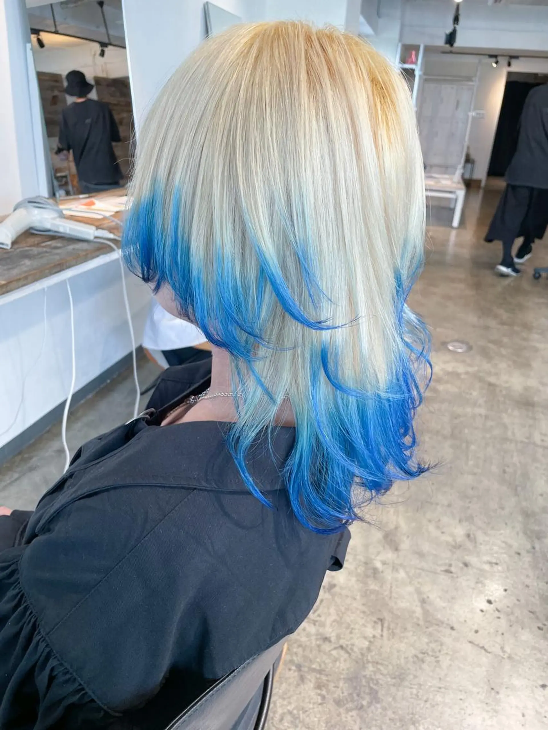 ミディアム カラー ヘアカラー トリートメント ハイトーン/レイヤー /ケアブリーチ石川治のヘアスタイル