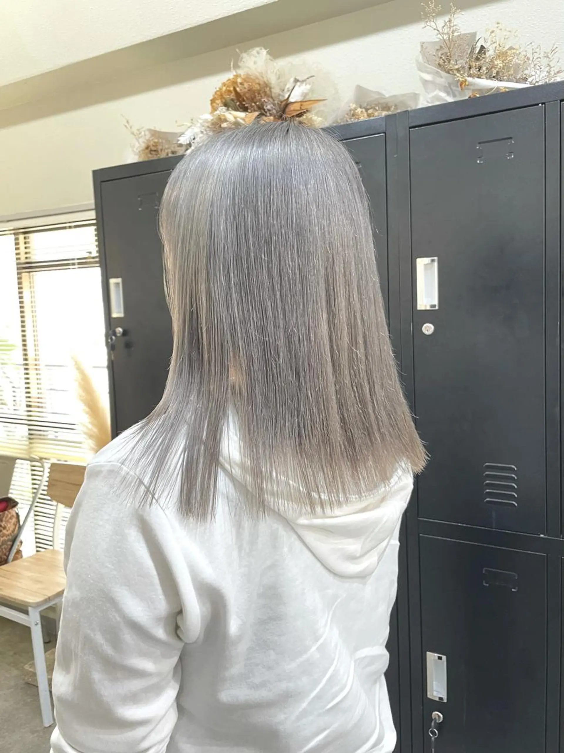 ミディアム カラー パーマ ヘアアレンジ メンズ キッズ ネイル マツエク・マツパ メンズバレイヤージュ メンズブリーチ メンズハイライト メンズインナーカラー メンズ韓国風 切りっぱなしヘアボブ ミディアムヘアRYOのヘアスタイル