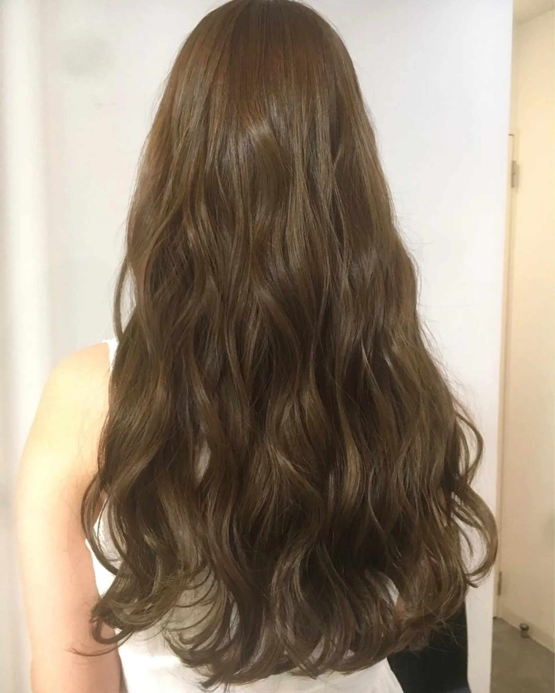 ロング カラー イルミナカラー トリートメント 榎園 由美のヘアスタイル