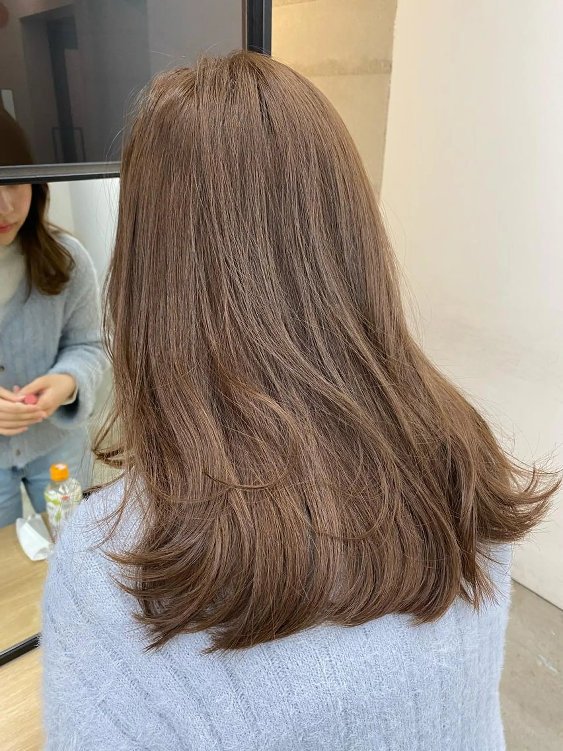 セミロング カラー ベージュカラー ブリーチ ブリーチなしカラー 上田 エミのヘアスタイル