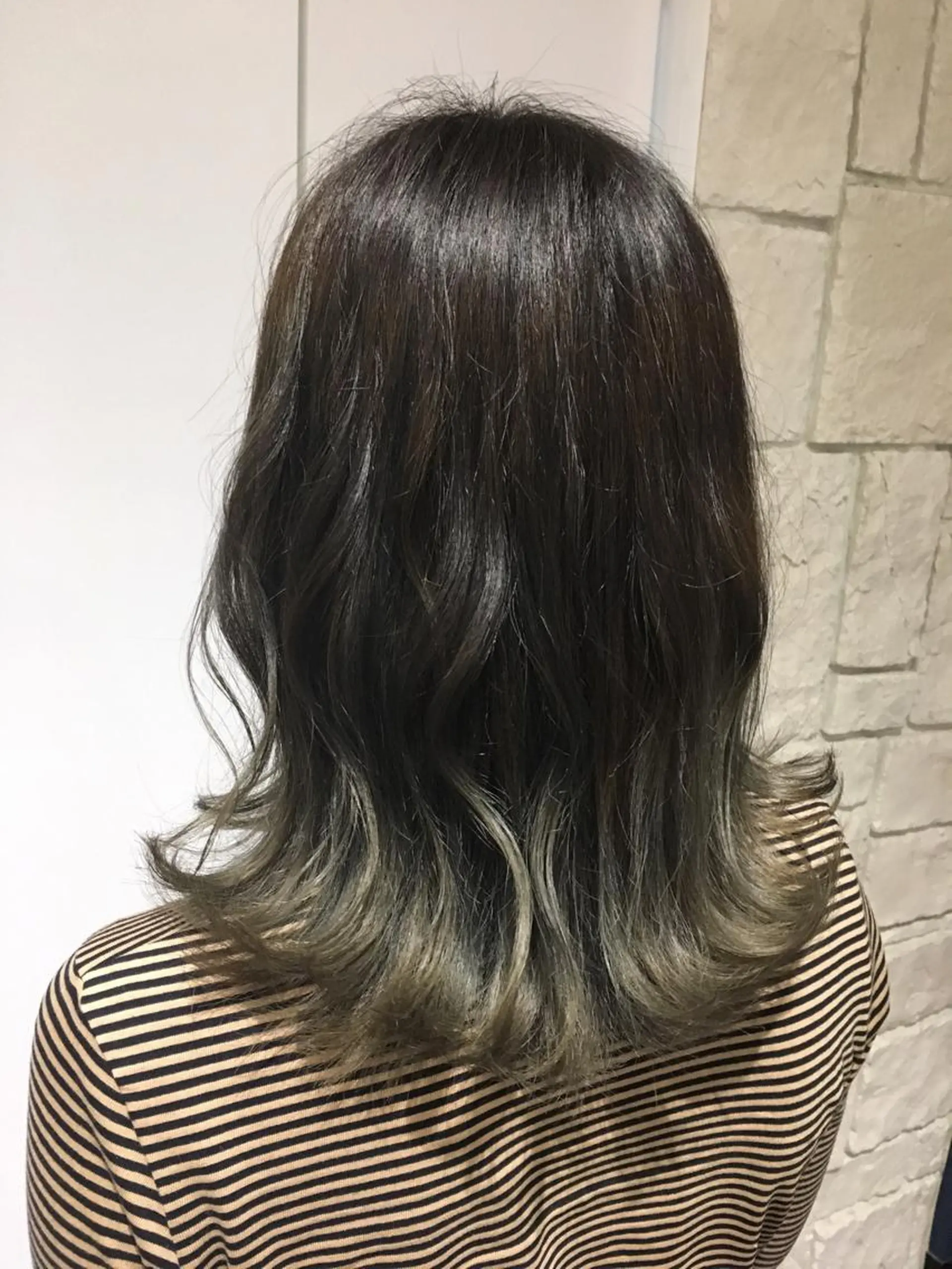 ミディアム カラー グラデーションカラー 川合 勇気のヘアスタイル