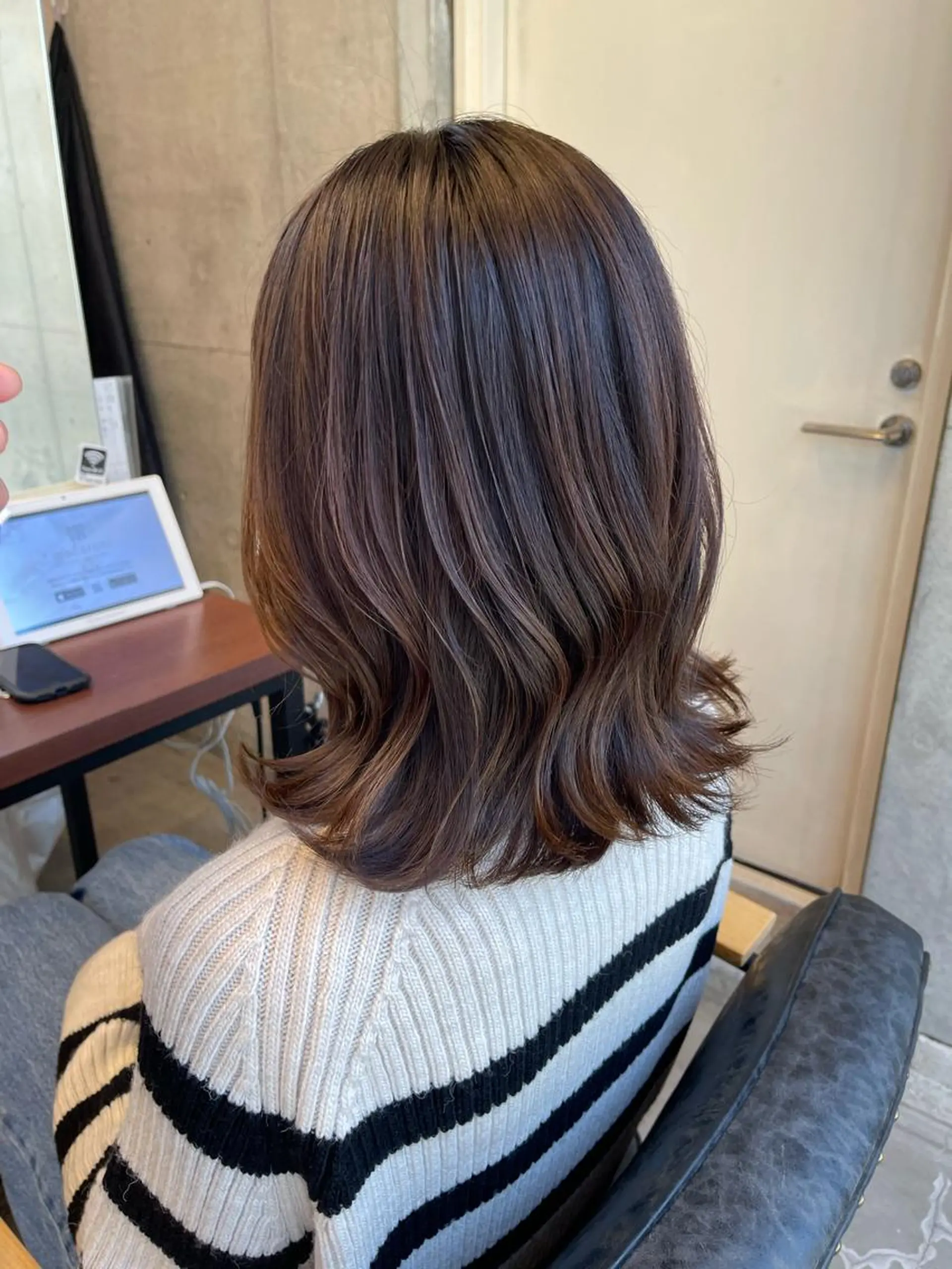 ミディアム くびれヘア くびれレイヤー レイヤーカット 平栗 篤のヘアスタイル