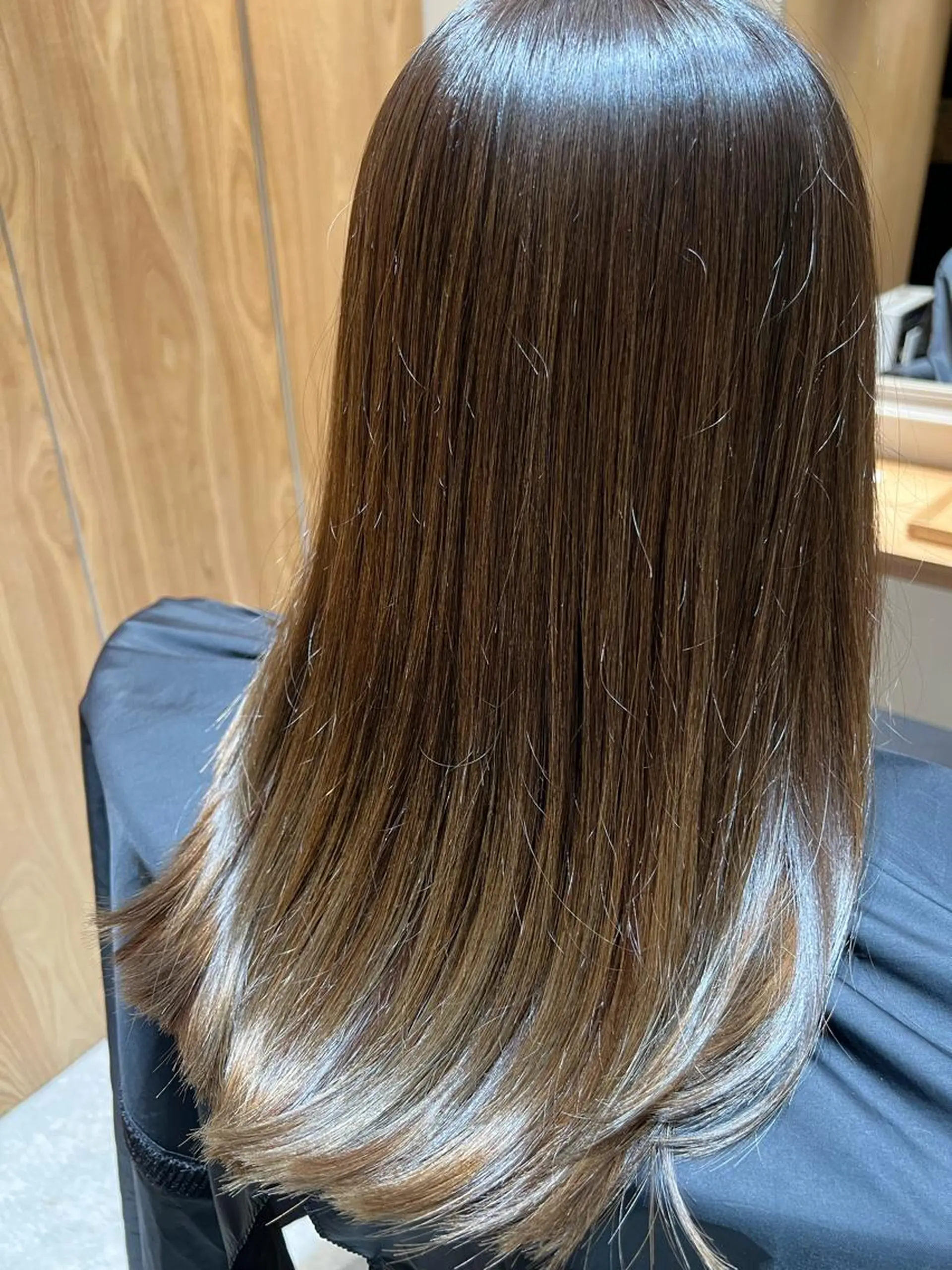 セミロング カラー 大河原 美優のヘアスタイル