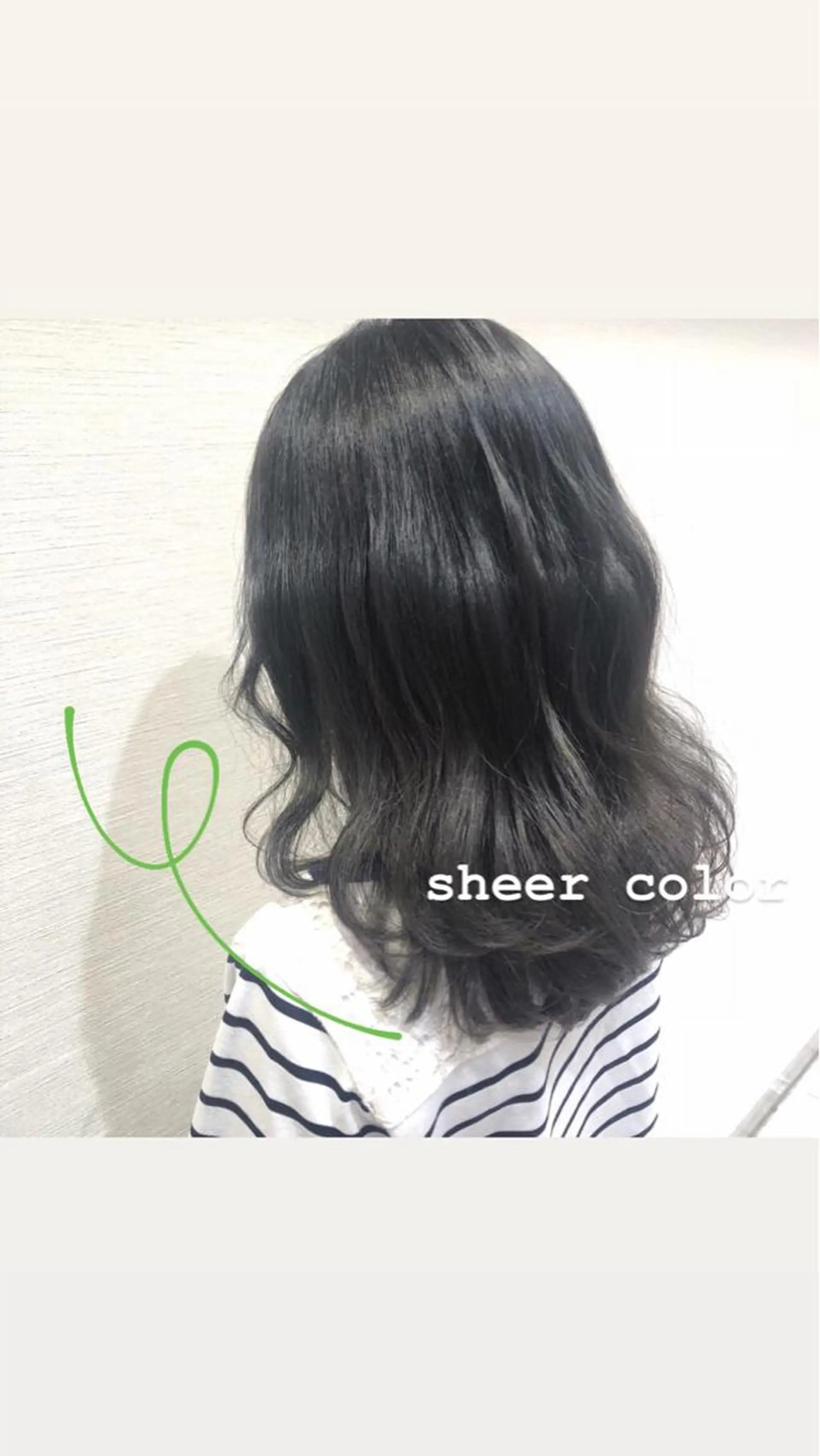 ミディアム カラー 赤阪 優奈のヘアスタイル