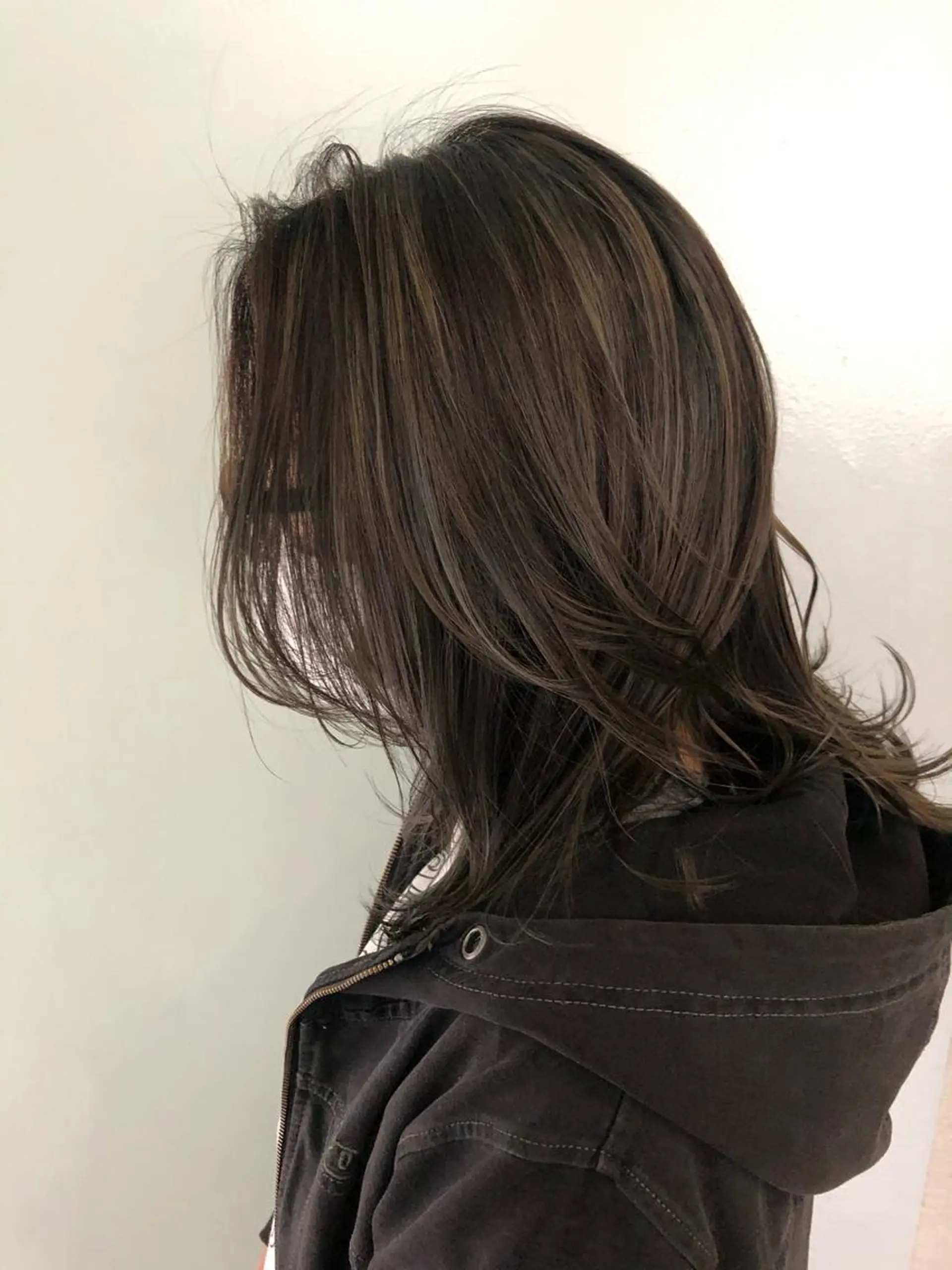 ミディアム カラー グレージュ ハイライトカラー ハイライト ベイリコルド　アトリ 店長　宮城一真のヘアスタイル