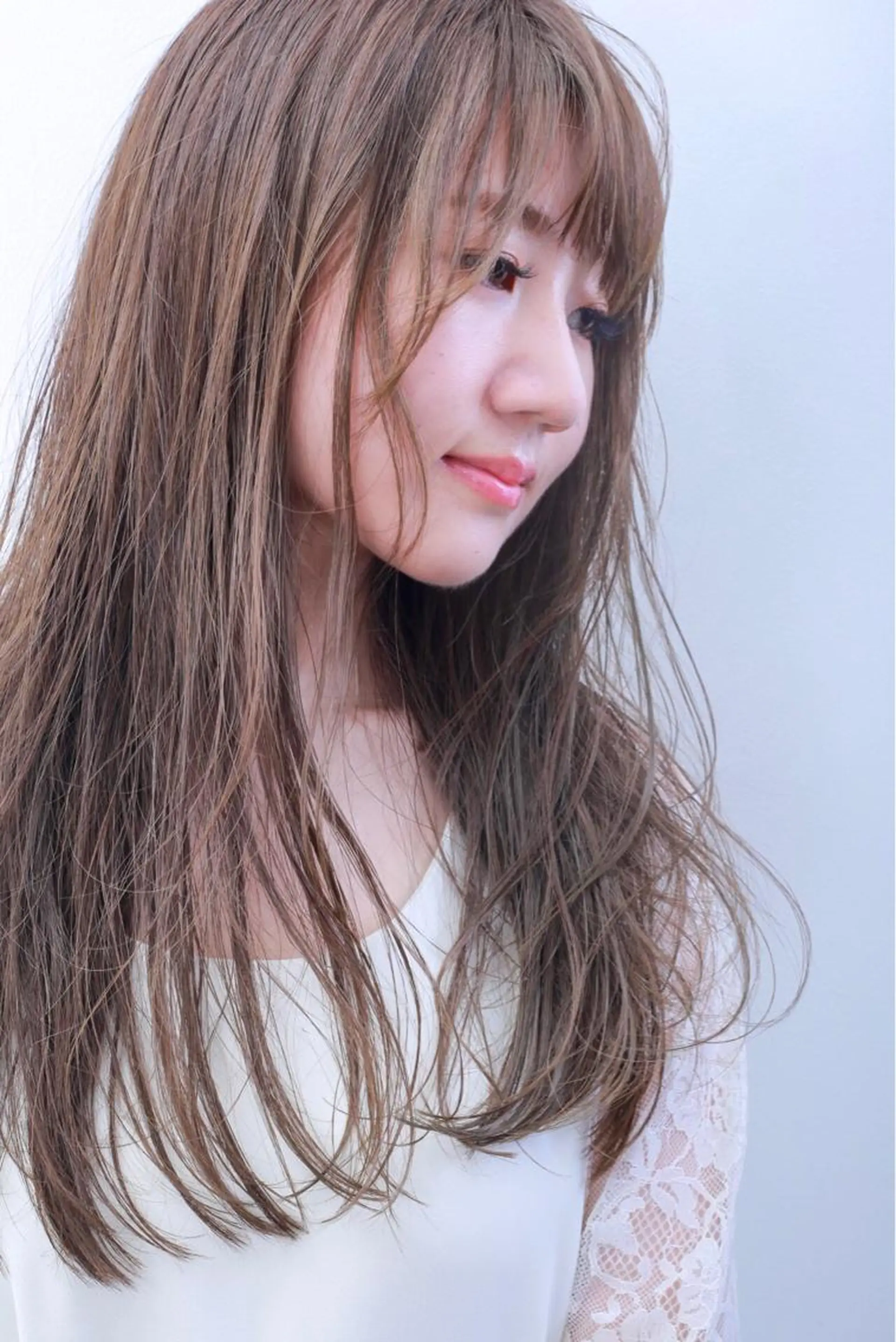 ロング カラー 伊藤 裕貴のヘアスタイル