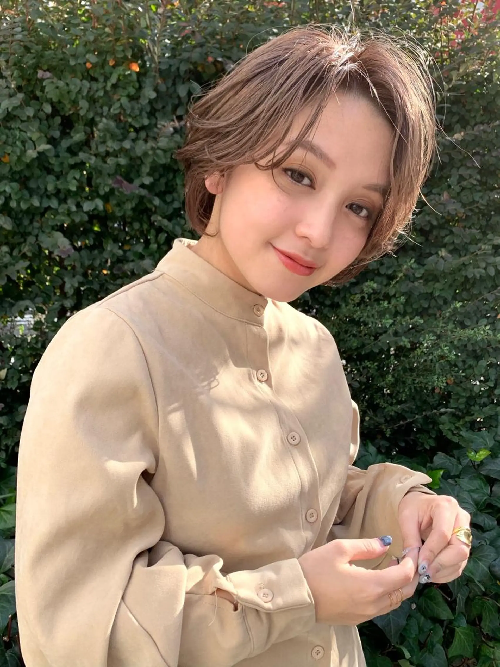 ショート カラー ベージュカラー ブリーチ グラデーションカラー ハイトーンカラー 大西 真人🪴のヘアスタイル