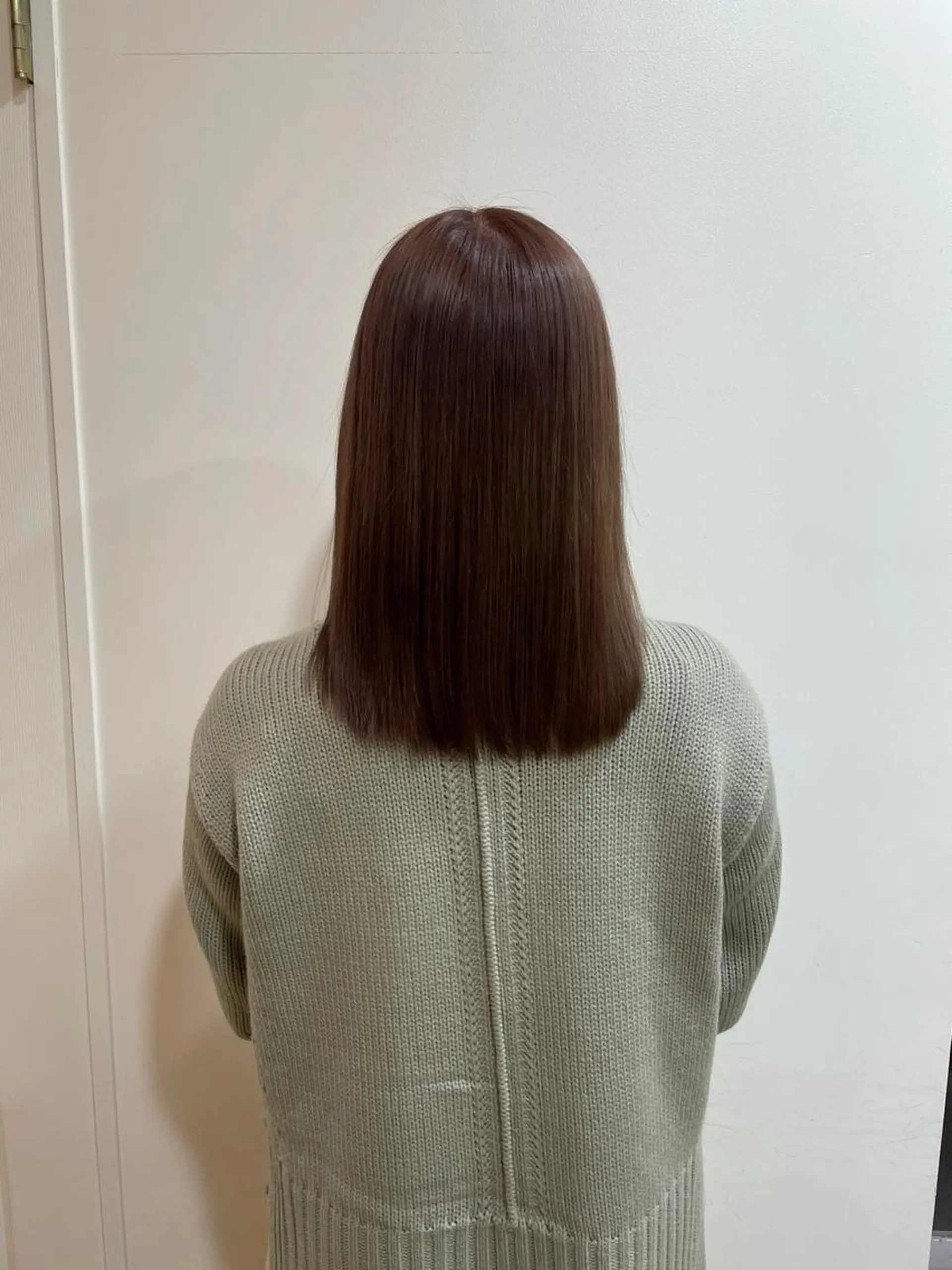 ミディアム カラー カット ヘアカラー トリートメント MIOベージュカラー 柔らかいカラーのヘアスタイル