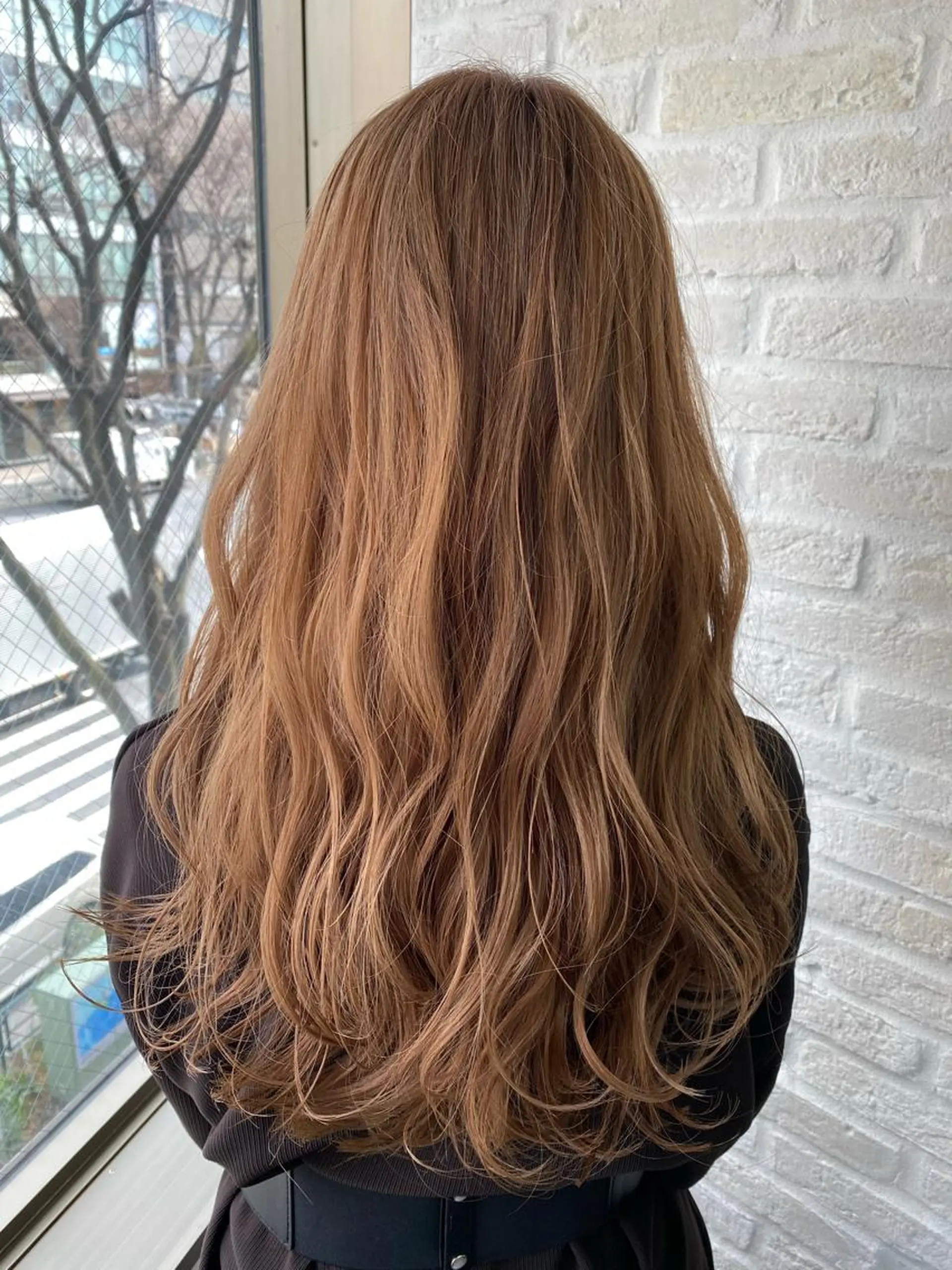 ロング レイヤーカット ロング ローレイヤー 前地 麻衣のヘアスタイル