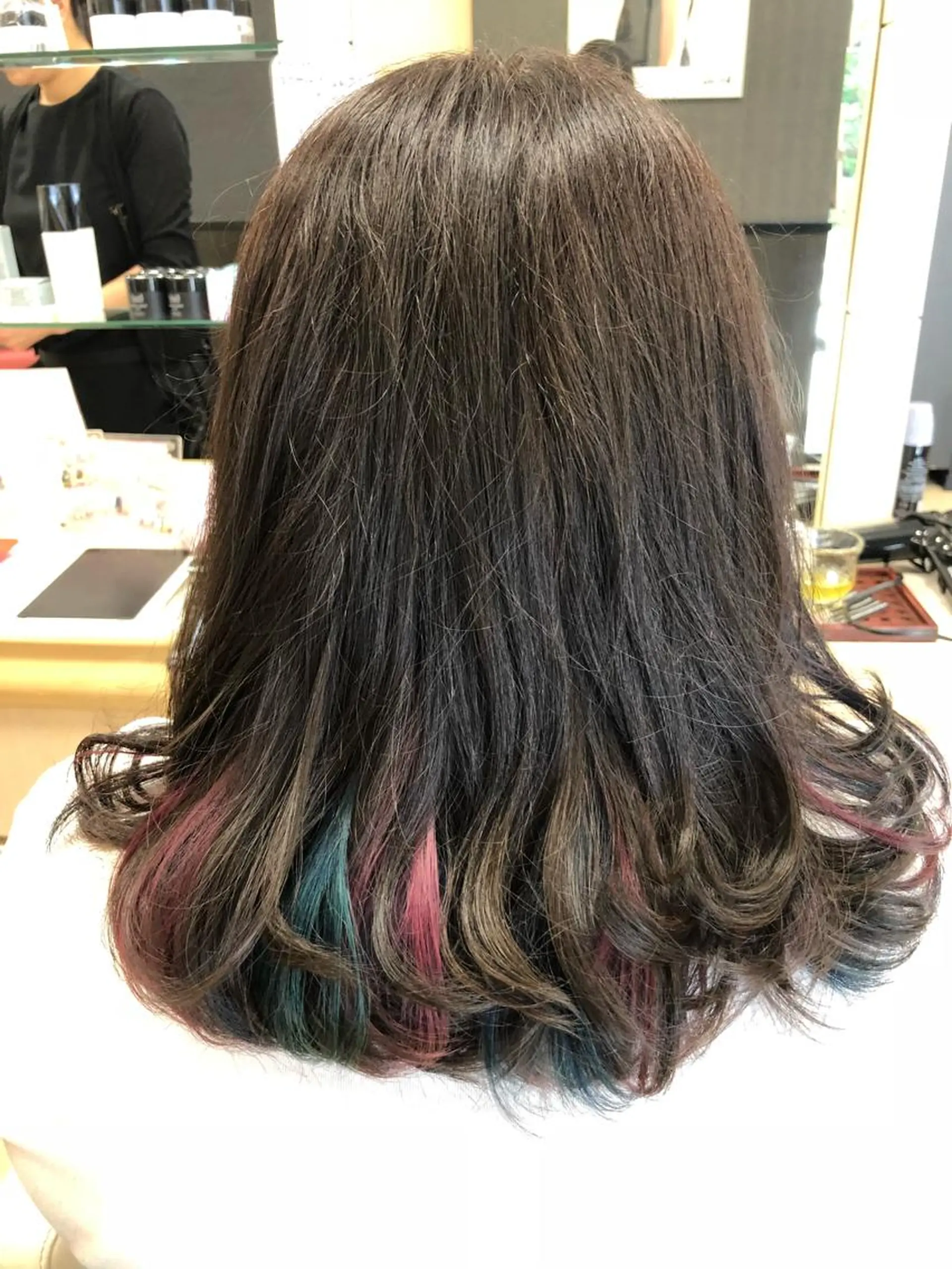 セミロング カラー インナーカラー ヘアカラー 千葉 好未のヘアスタイル