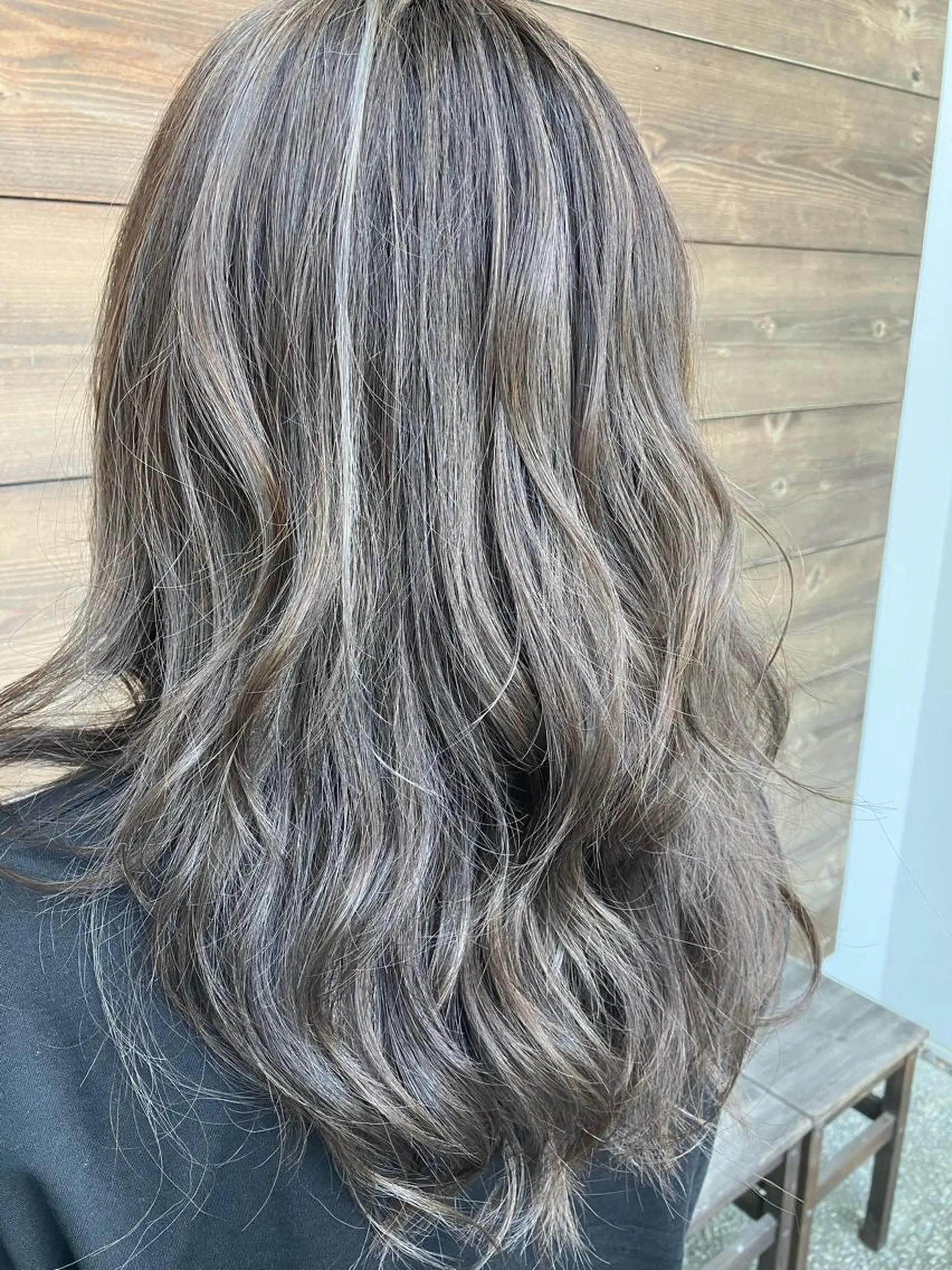 ロング ヘアカラー 鈴木 香哉子のヘアスタイル