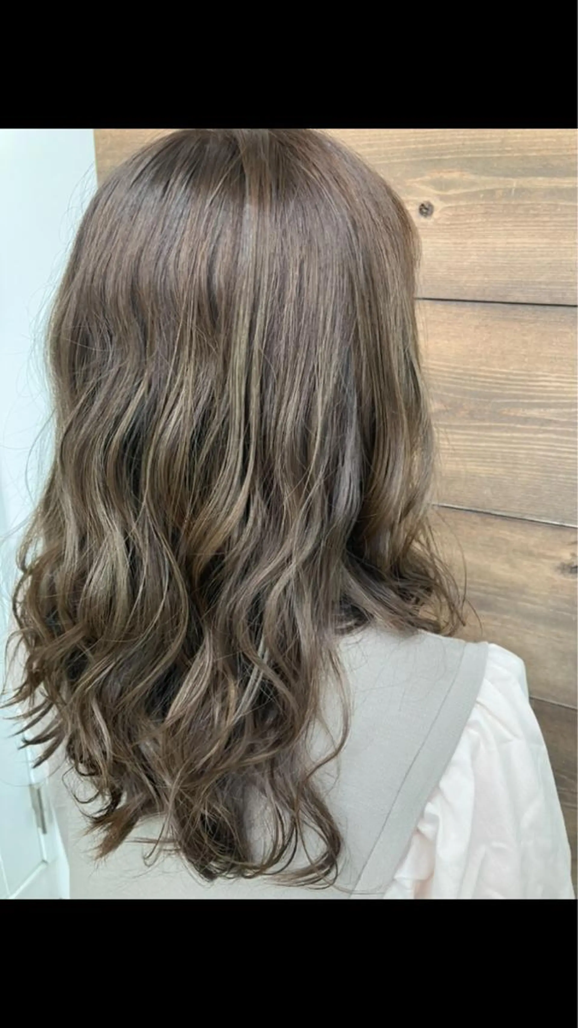 ロング ヘアカラー 鈴木 香哉子のヘアスタイル